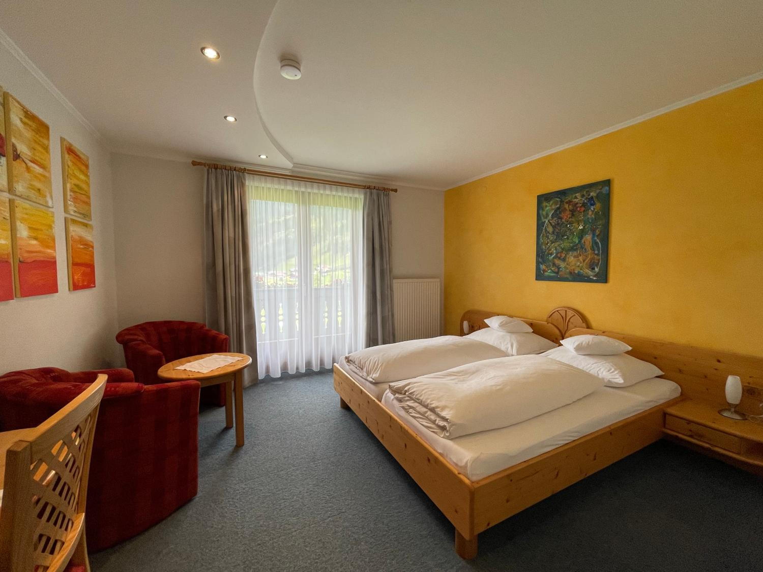 Deluxe Double Room with Balcony photo 1