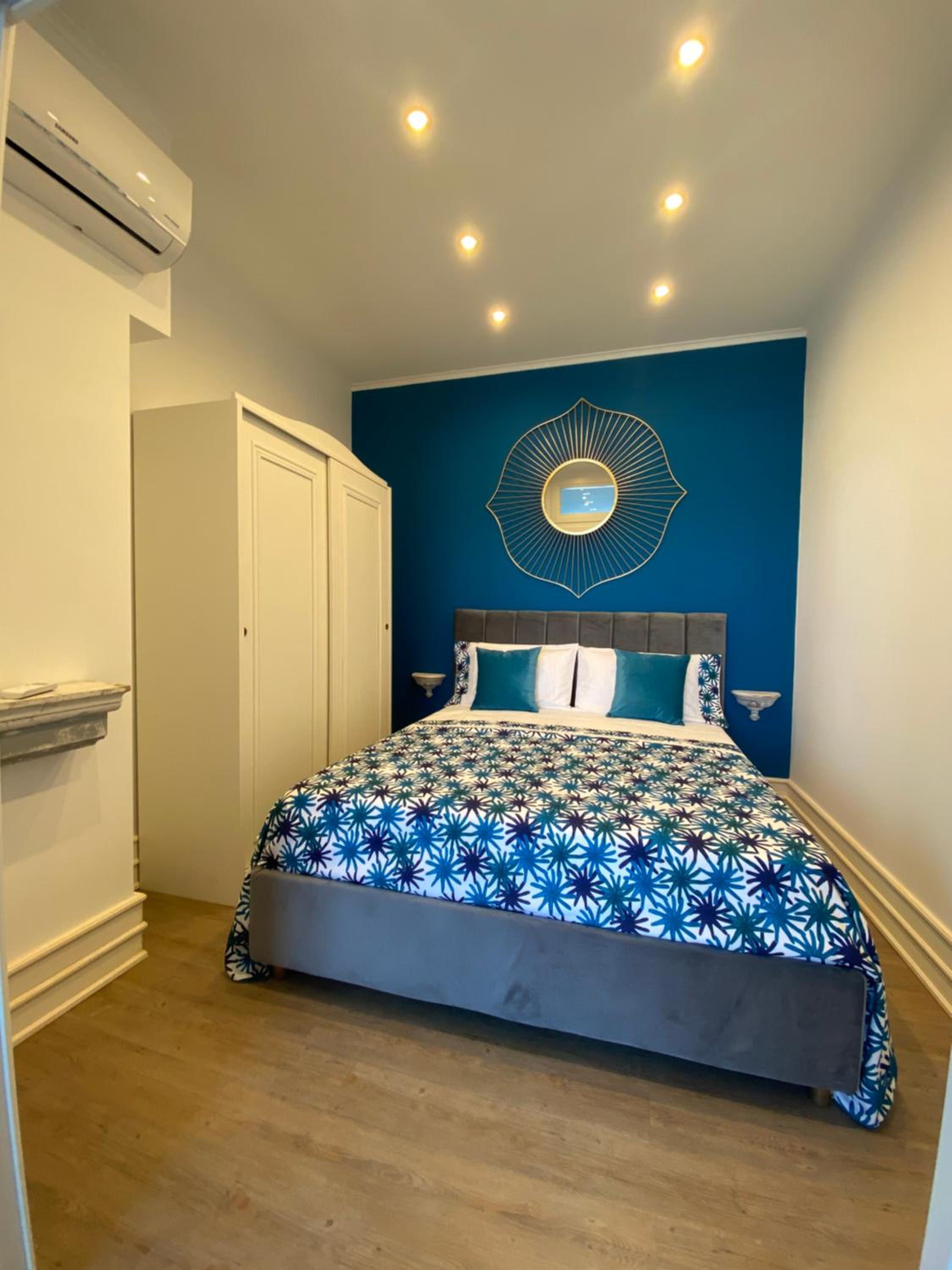 Two-Bedroom House - Photo 1