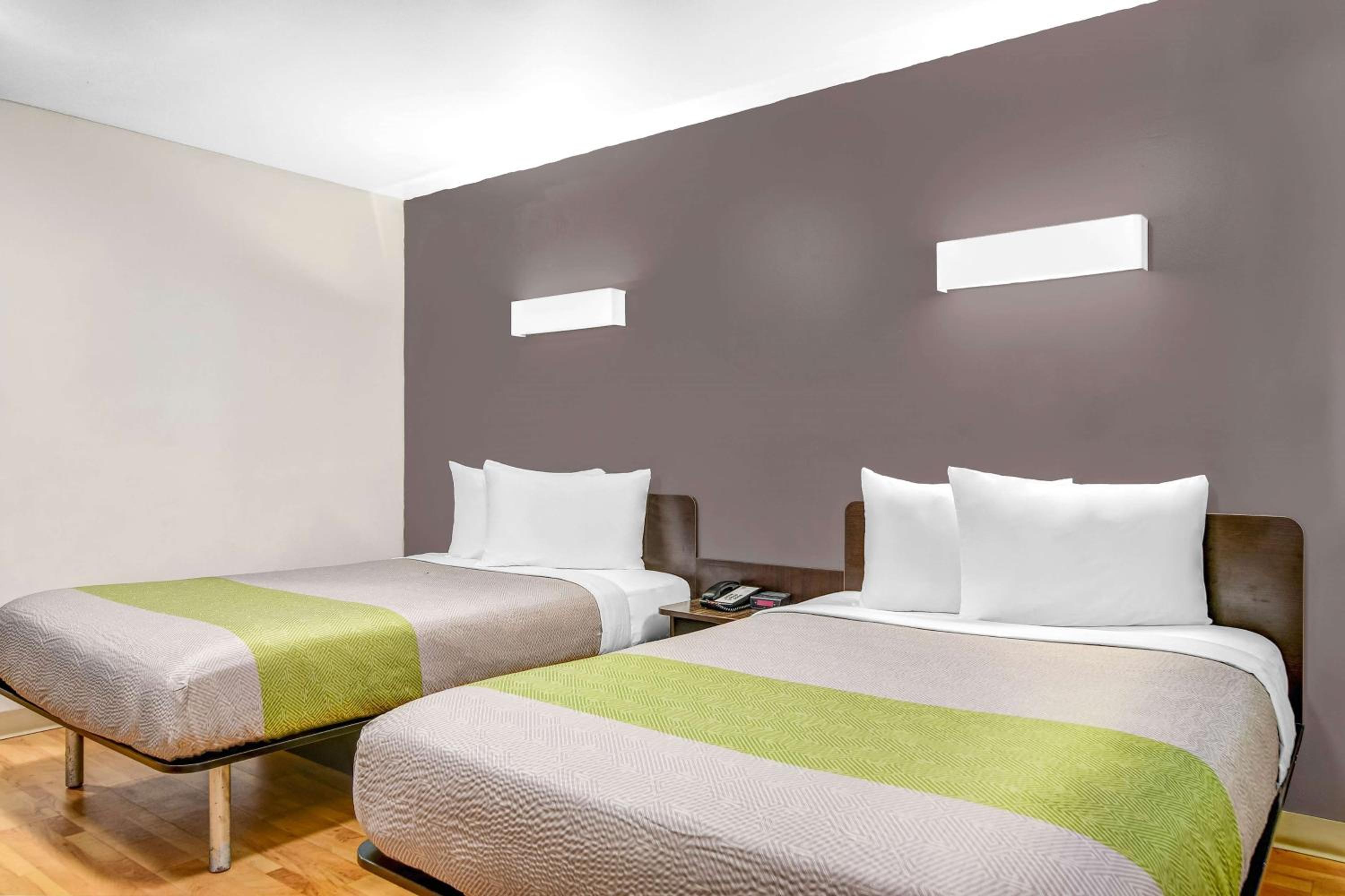 Quadruple Room - Non-Smoking - Photo 1