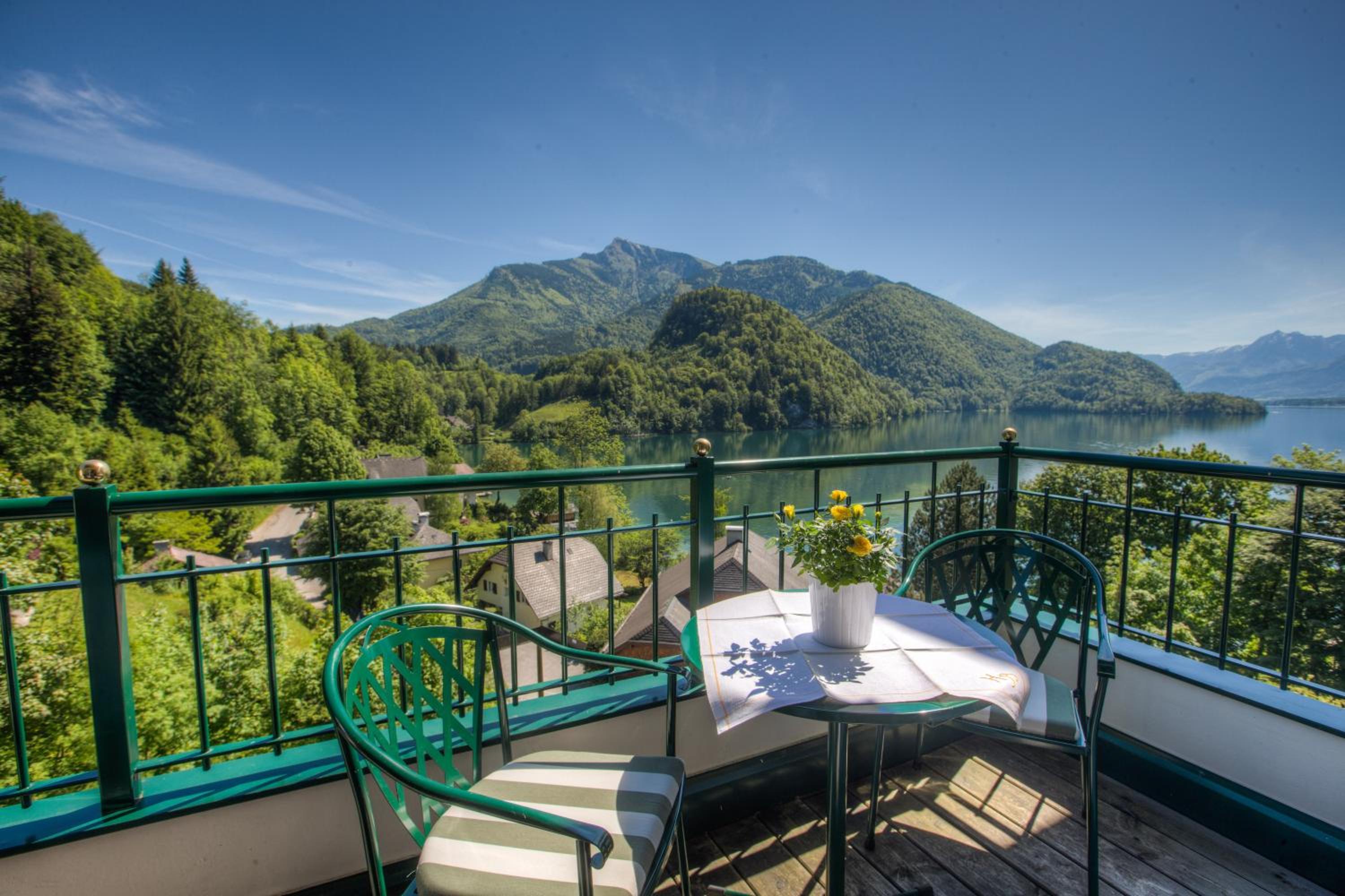 Double Room with Lake View - Photo 3