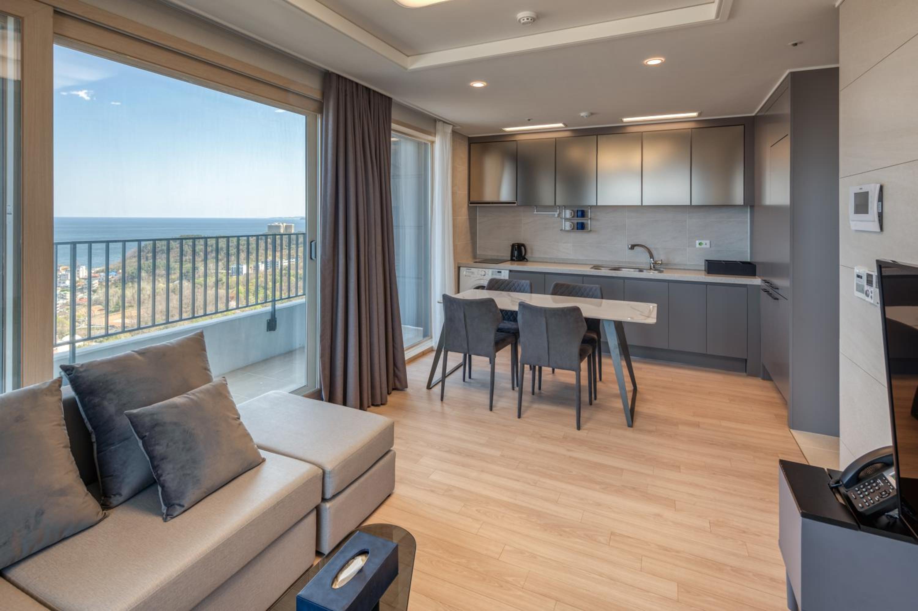 Premier Ocean Suite Room