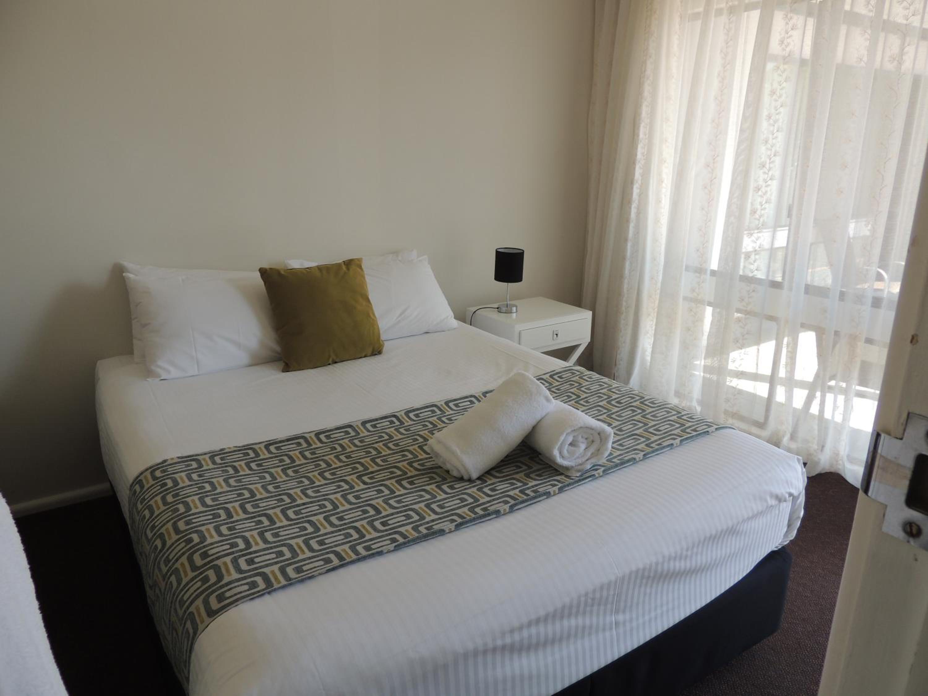 Budget Queen Room photo 3