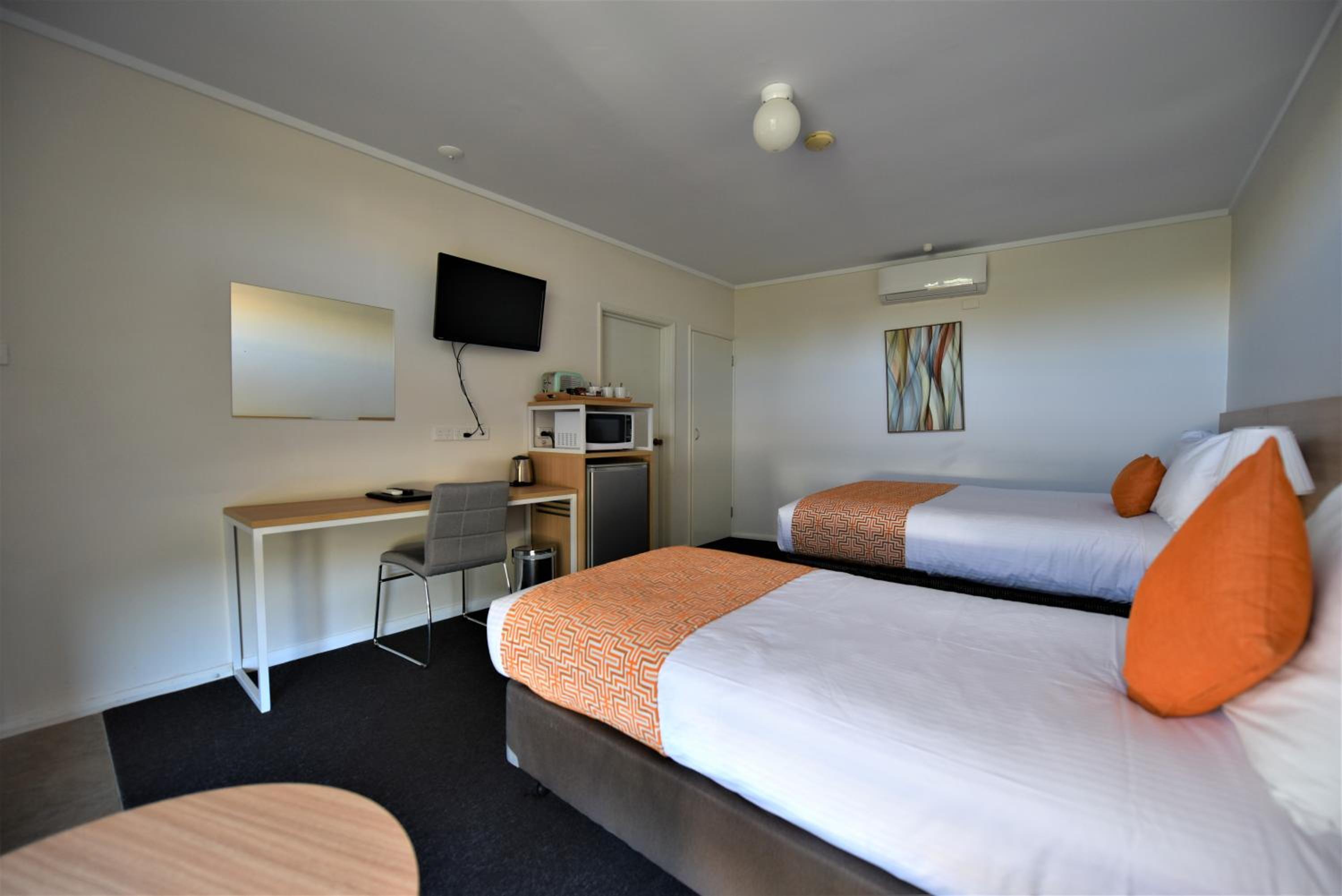 Standard Twin Room photo 3