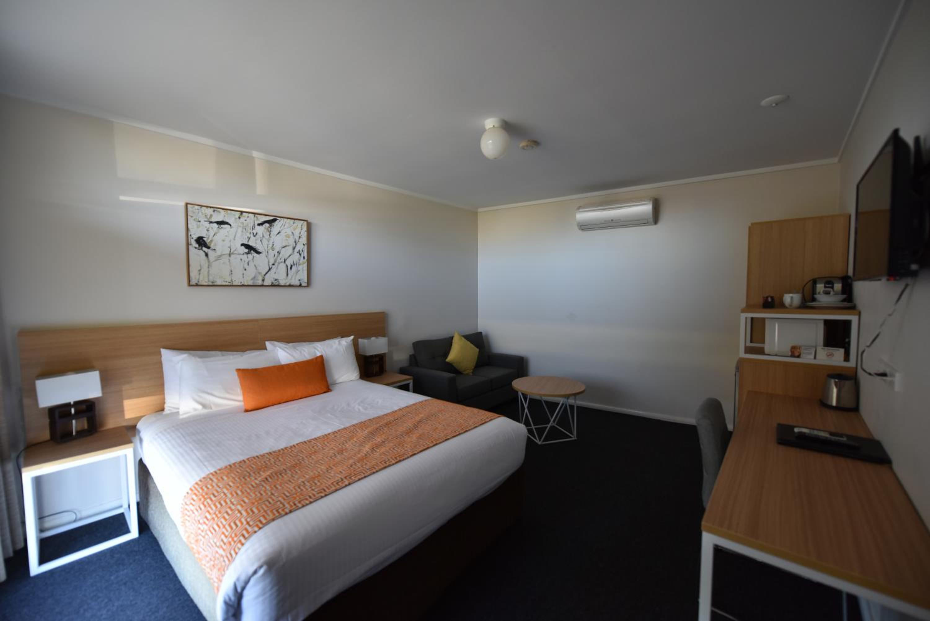 Standard Queen Room photo 3