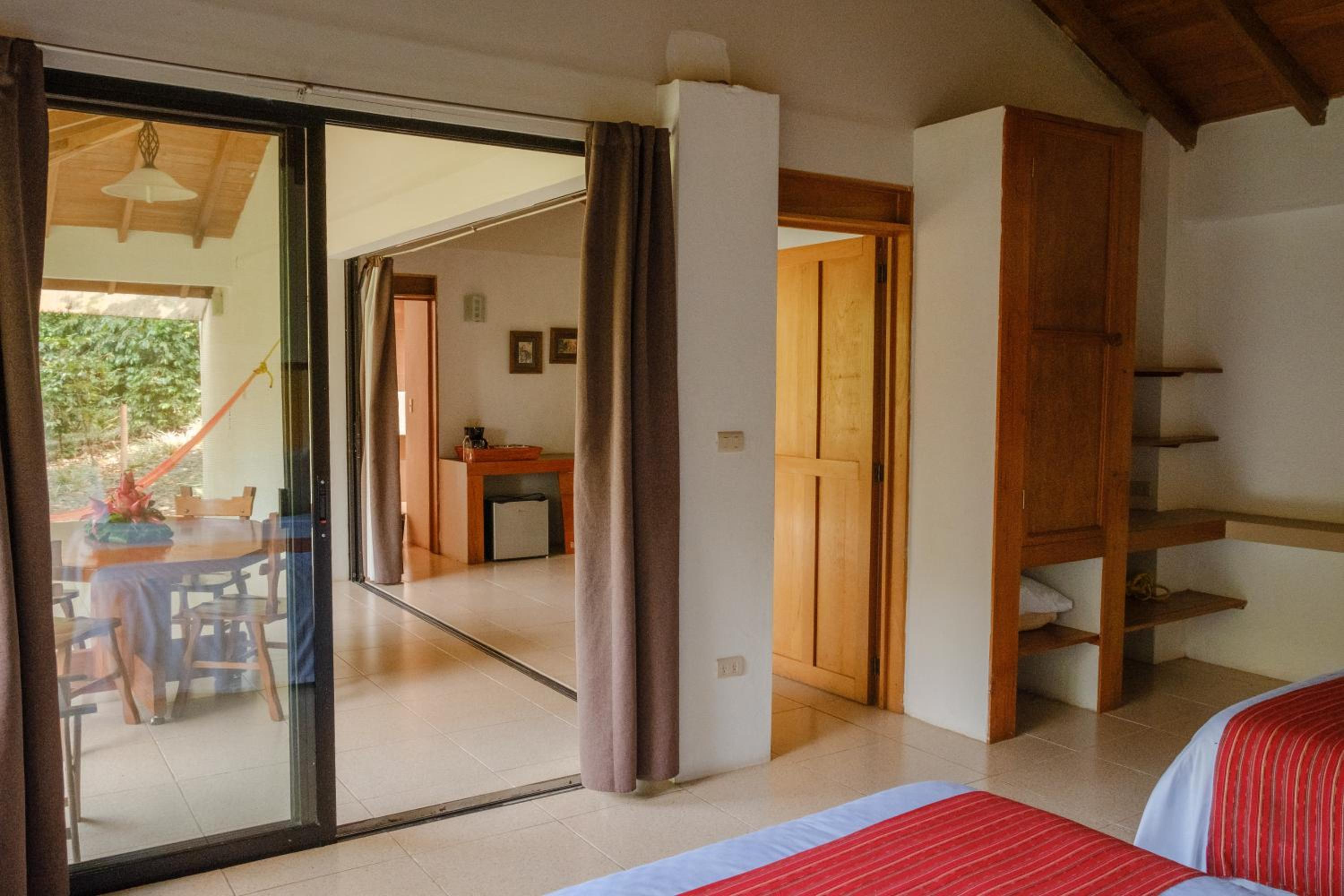 Deluxe Queen Suite