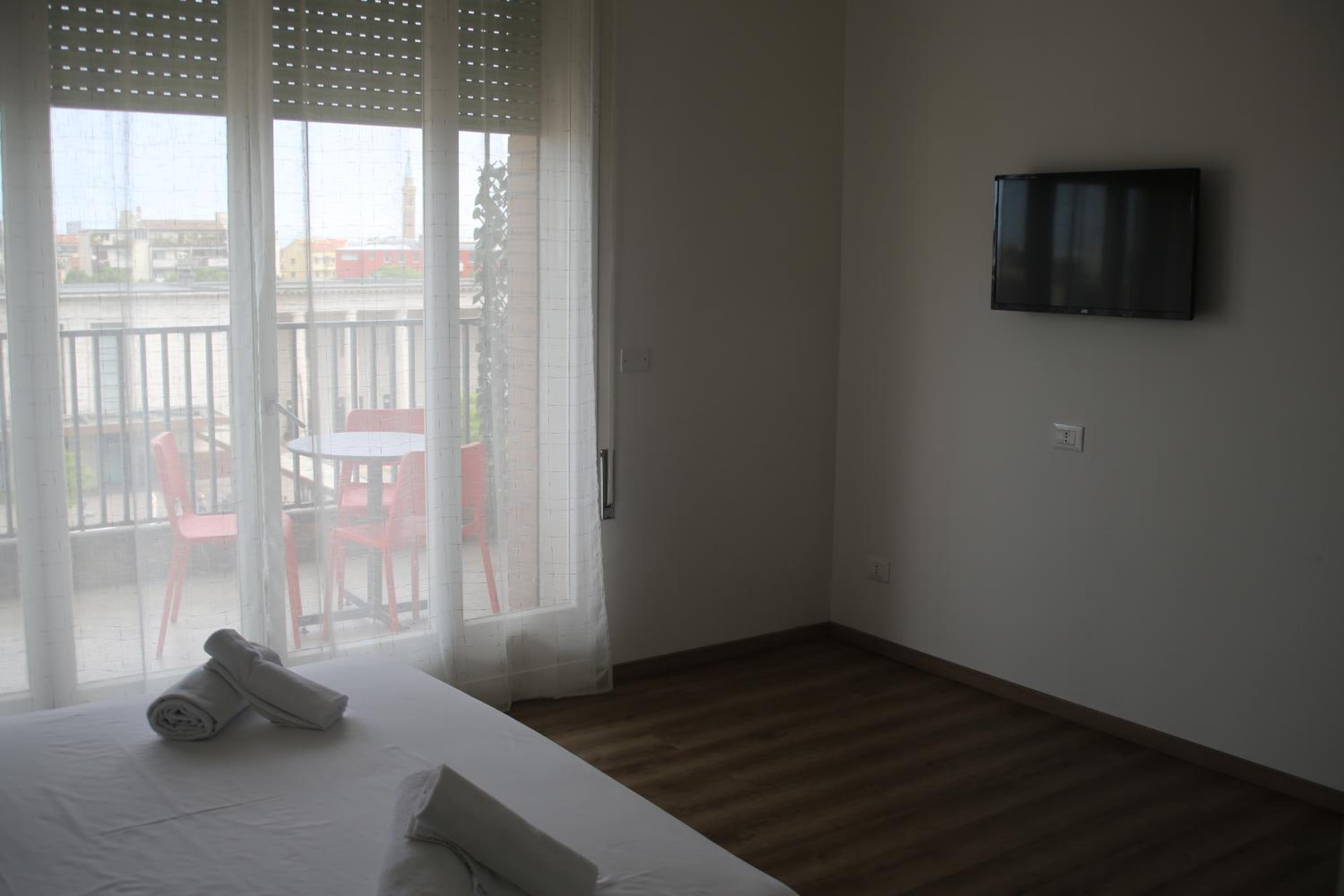 Apartment with Terrace - Photo 3