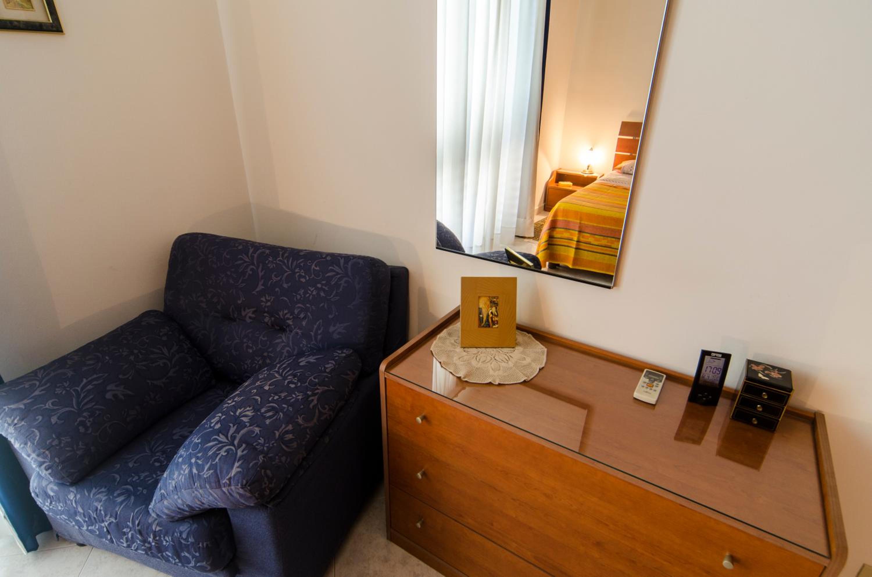 One-Bedroom Apartment with Garden View photo 3