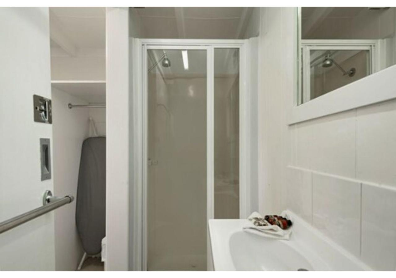 Economy Cabin - Photo 2