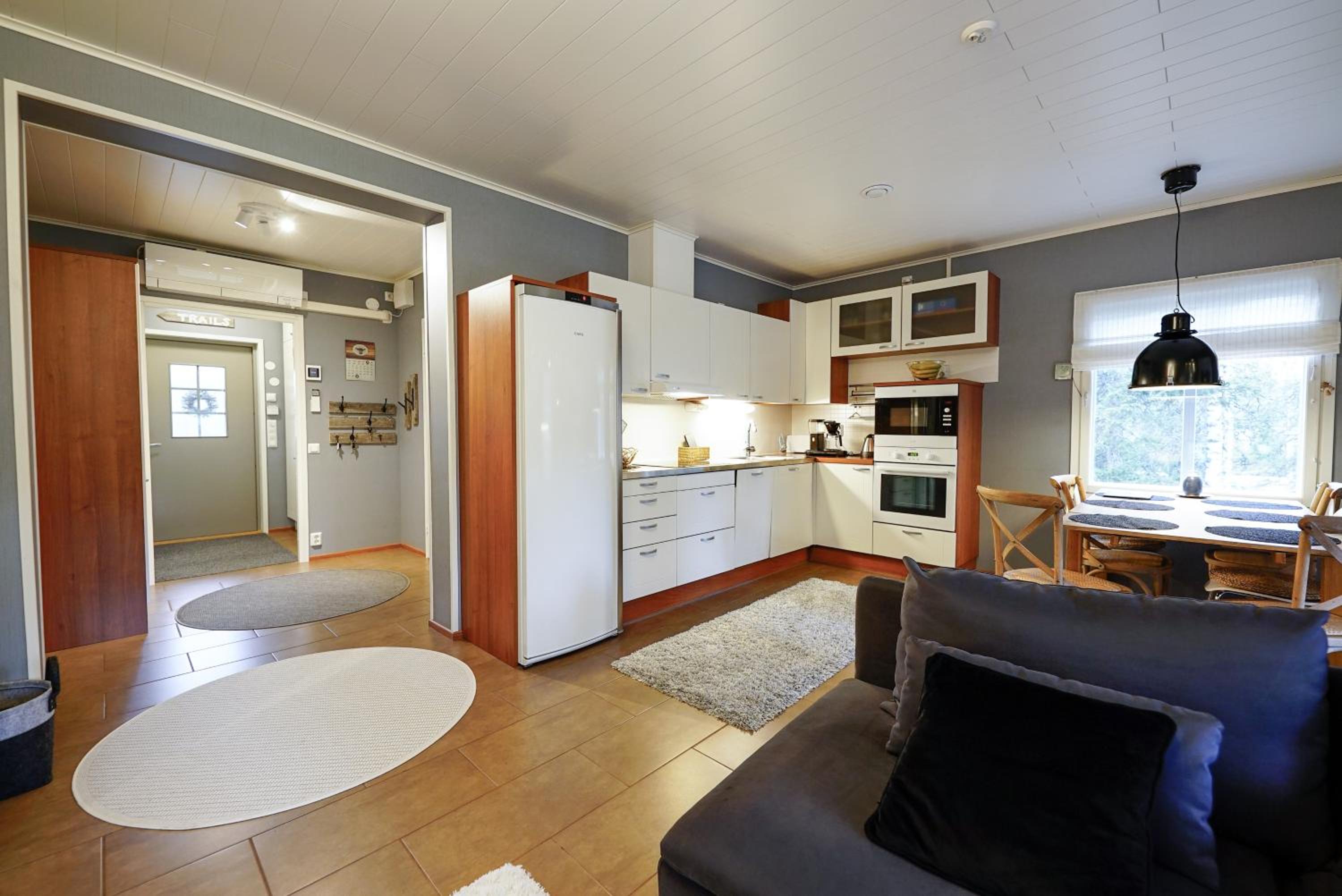 Two-Bedroom House - Photo 6
