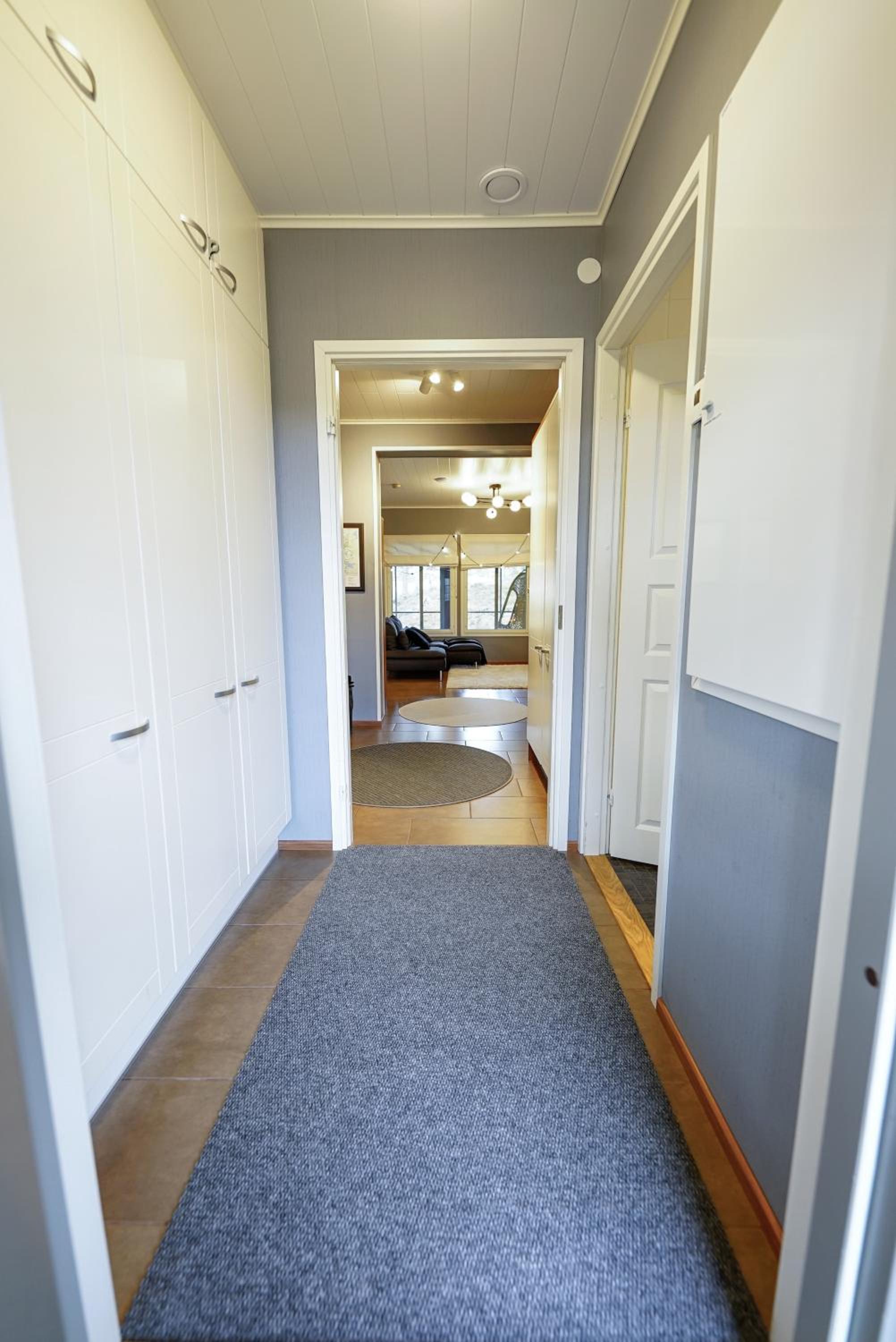Two-Bedroom House - Photo 12