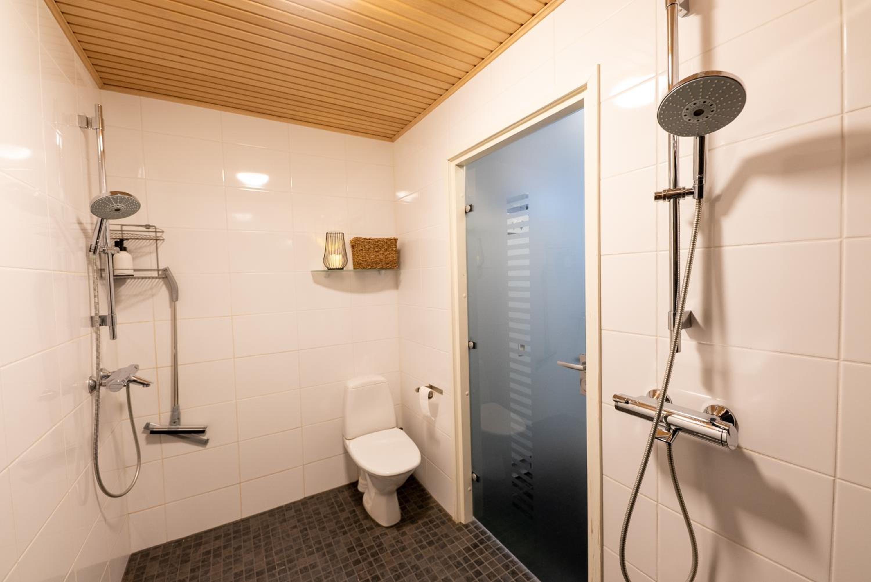 Two-Bedroom House - Photo 18