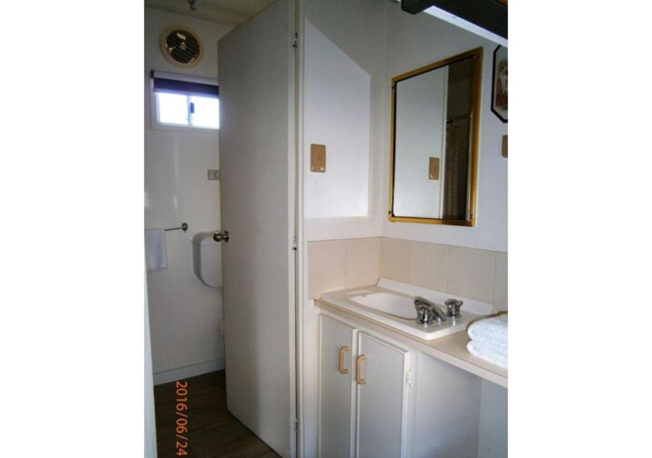Economy Cabin - Photo 5