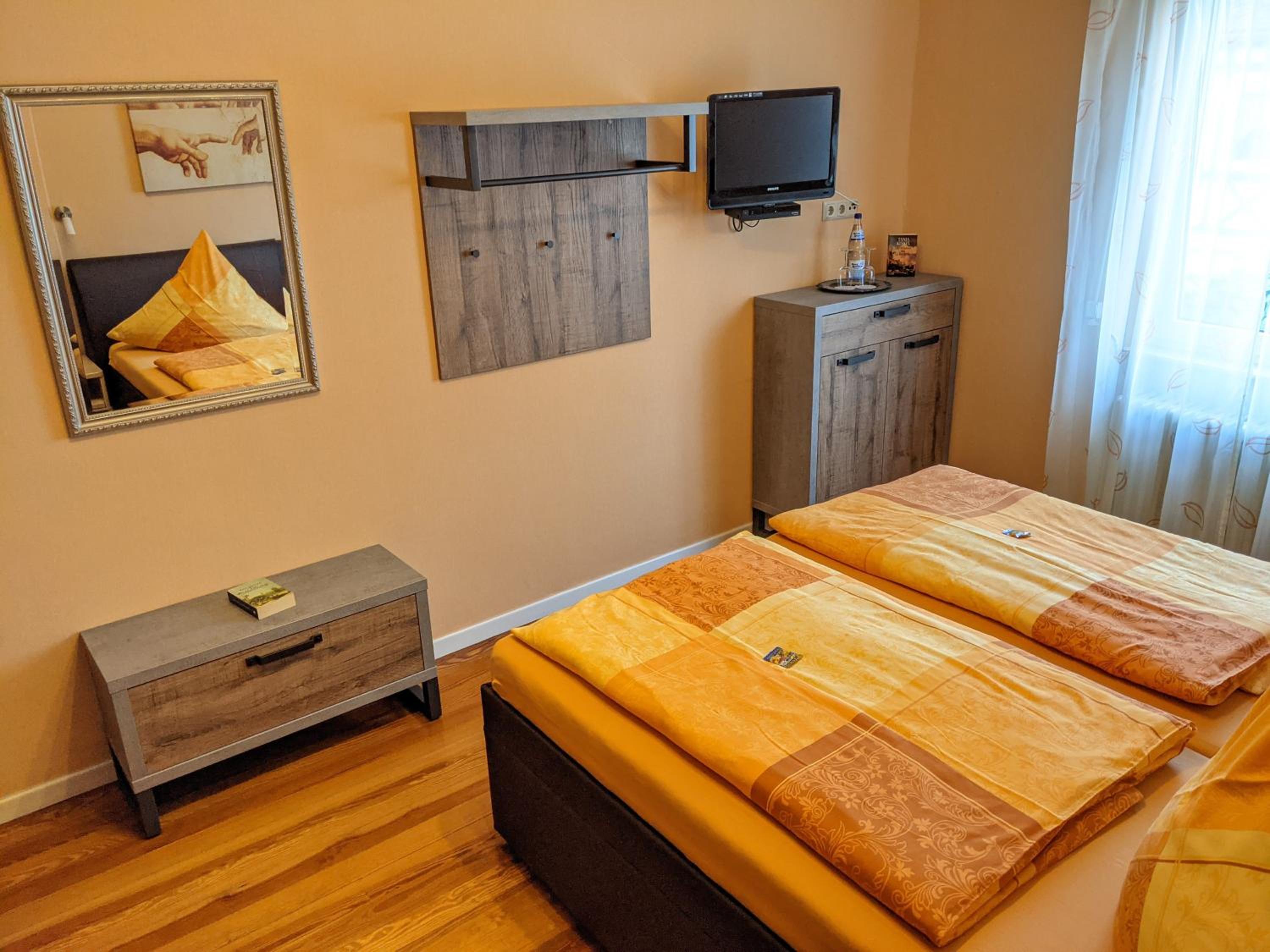 Double Room - Photo 5