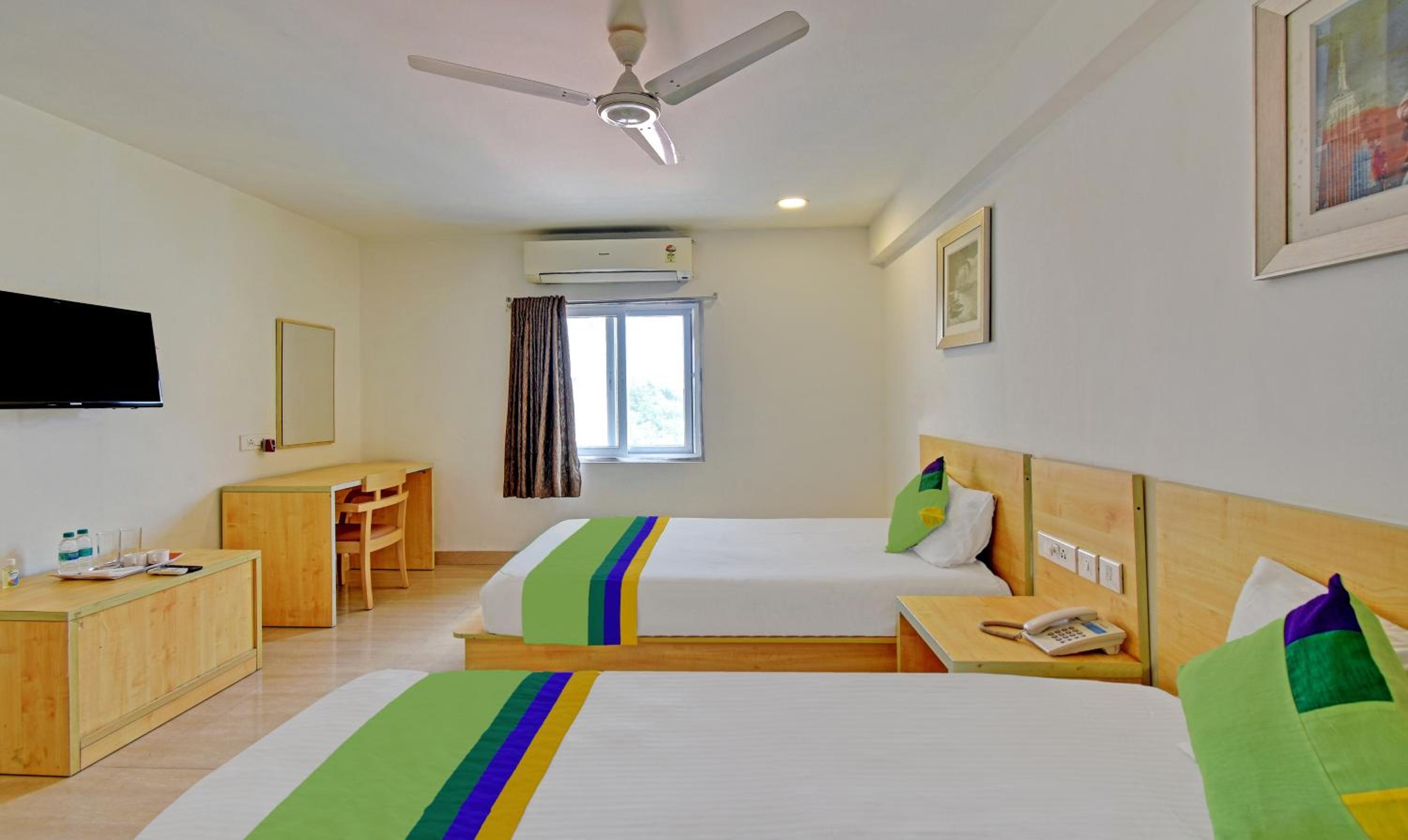 Deluxe Room - Photo 8