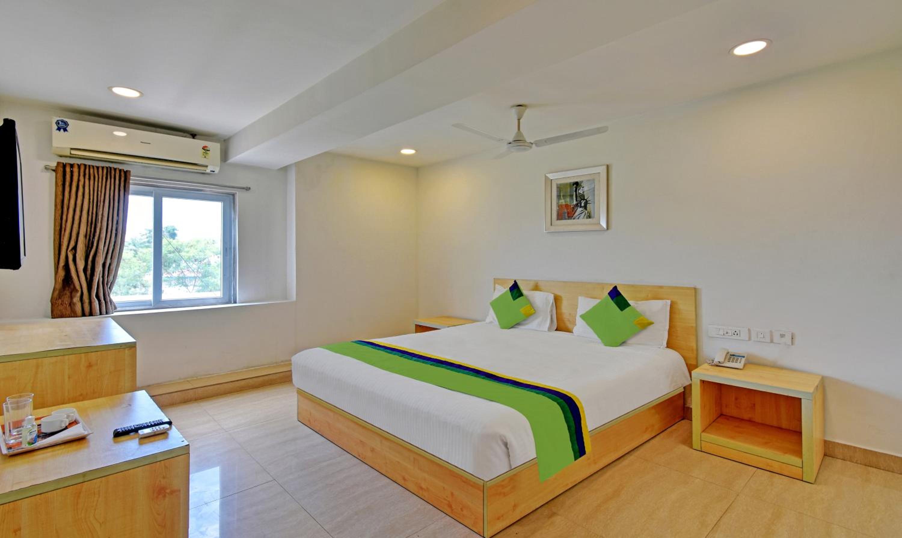 Deluxe Room - Photo 1