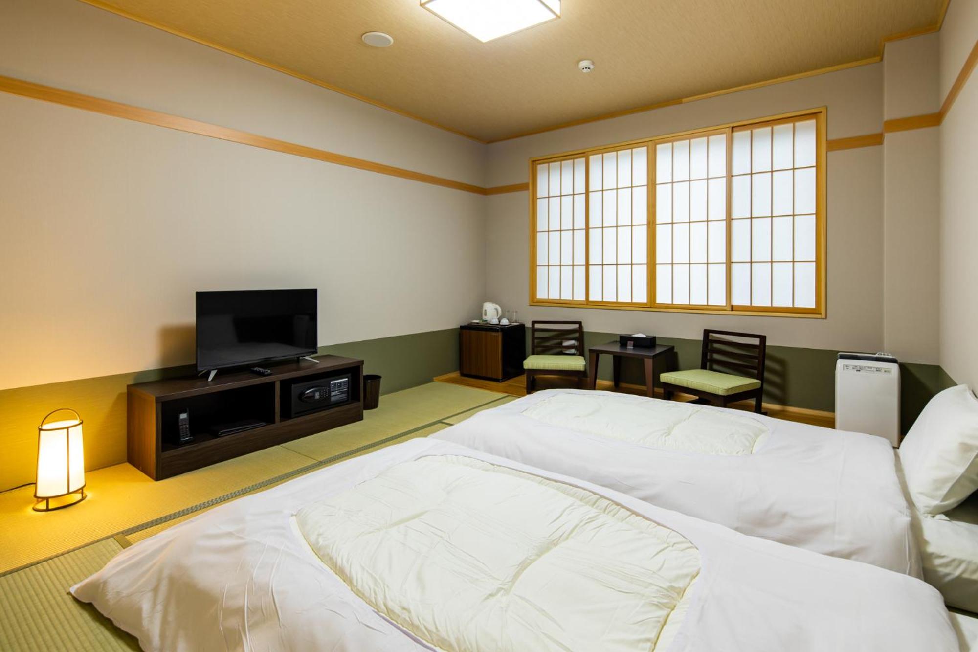 Japanese-Style Room With Parking Side