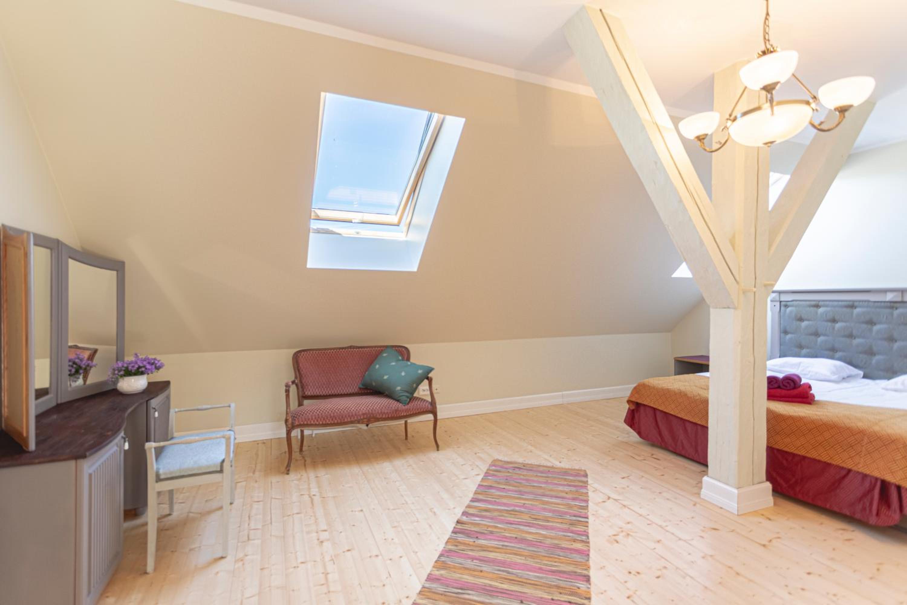 Large Twin Room photo 2