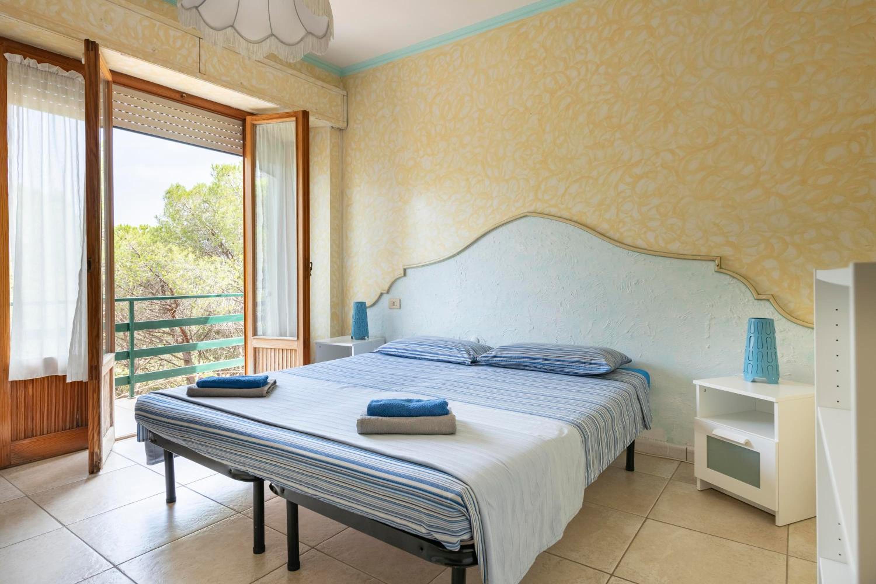 Three-Bedroom Premium Apartment with Balcony photo 1