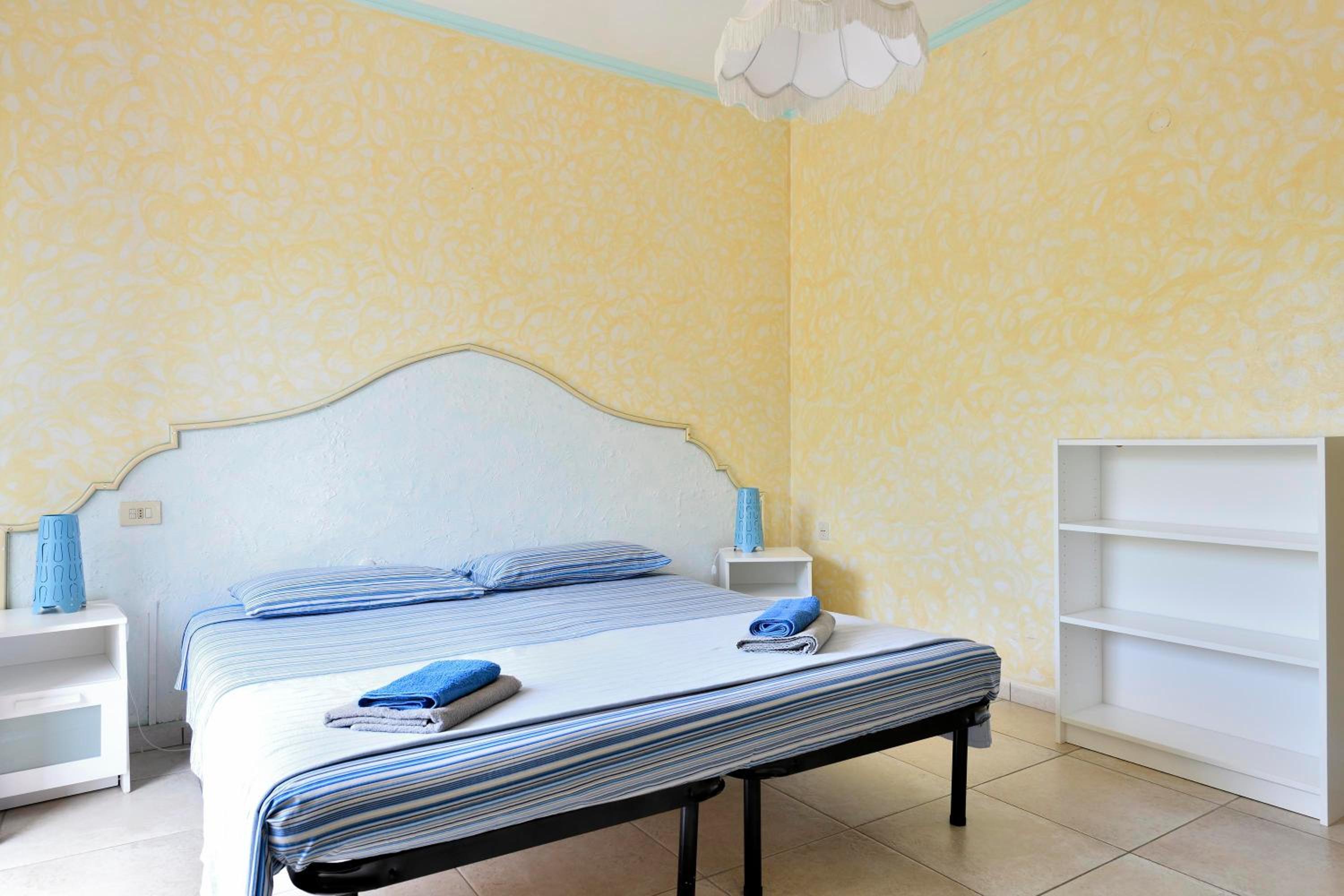Three-Bedroom Premium Apartment with Balcony photo 2