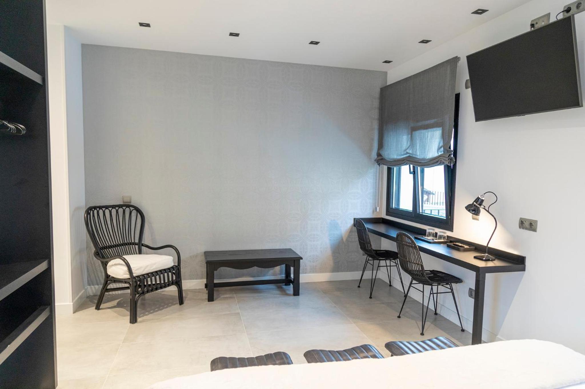 Triple Room with Private Bathroom photo 2