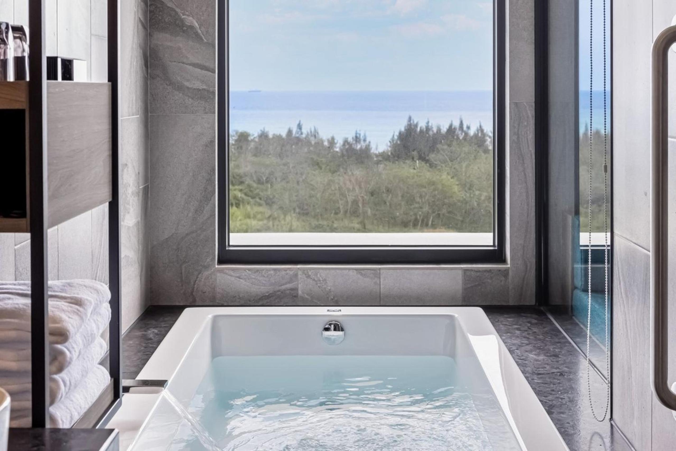 Building Tranquil - Deluxe Twin Room with Ocean View   - Photo 3
