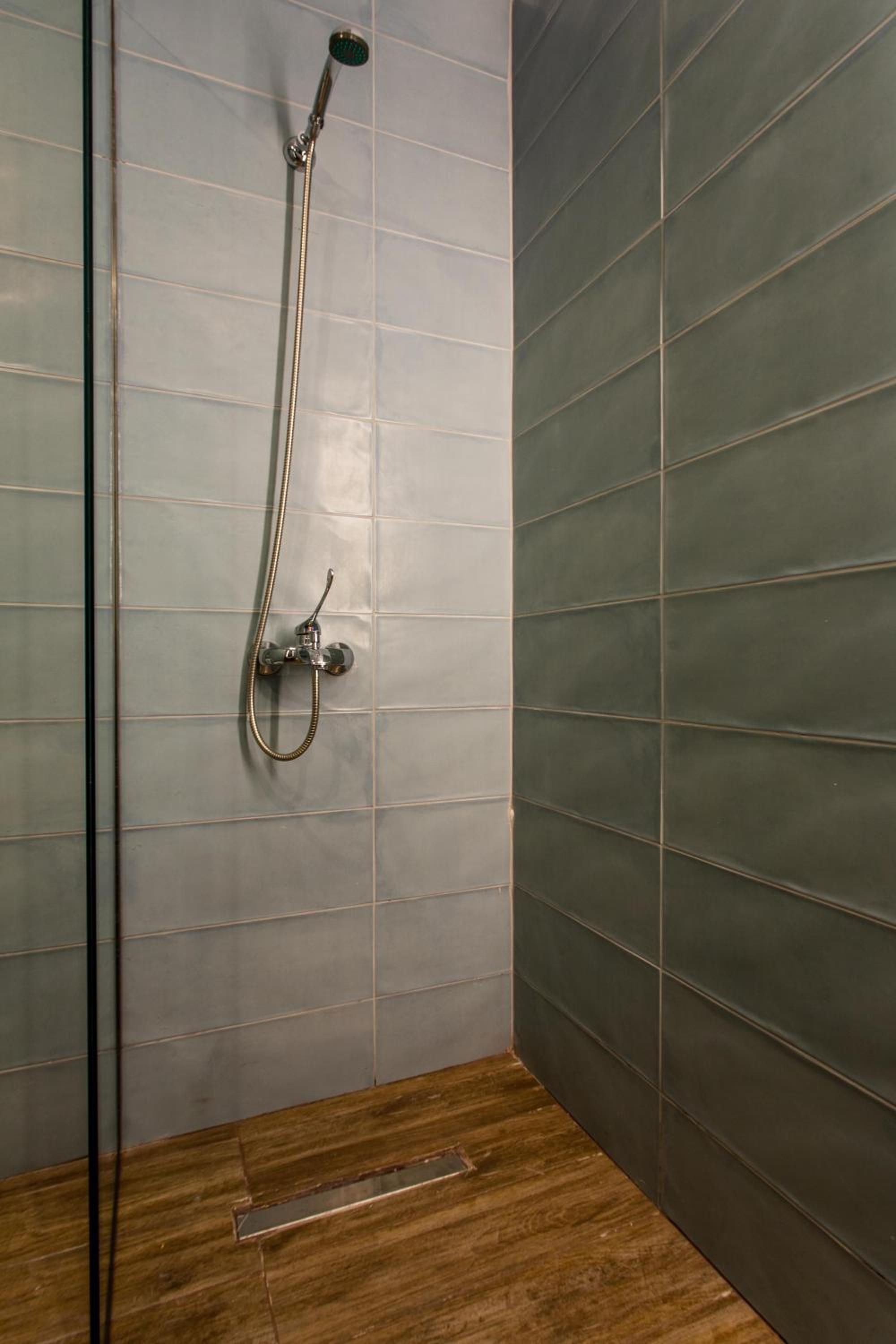 Deluxe King Suite - Photo 5
