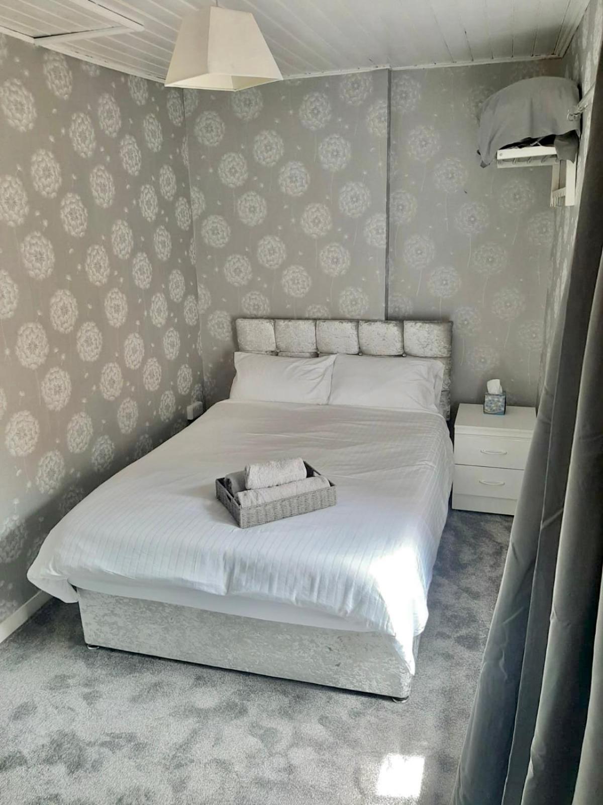 Standard Double Room - Photo 2