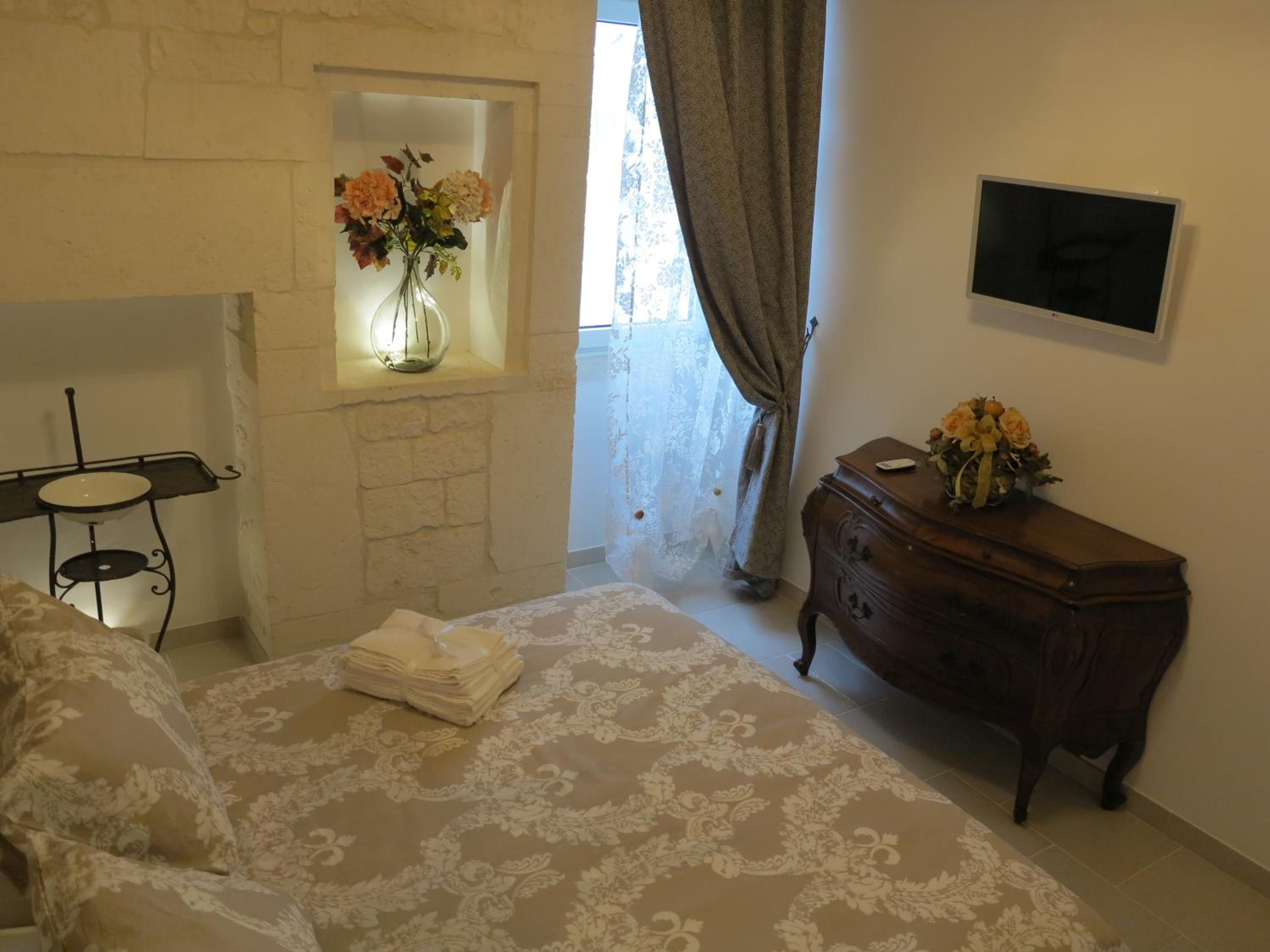 Double Room with Private Bathroom photo 2