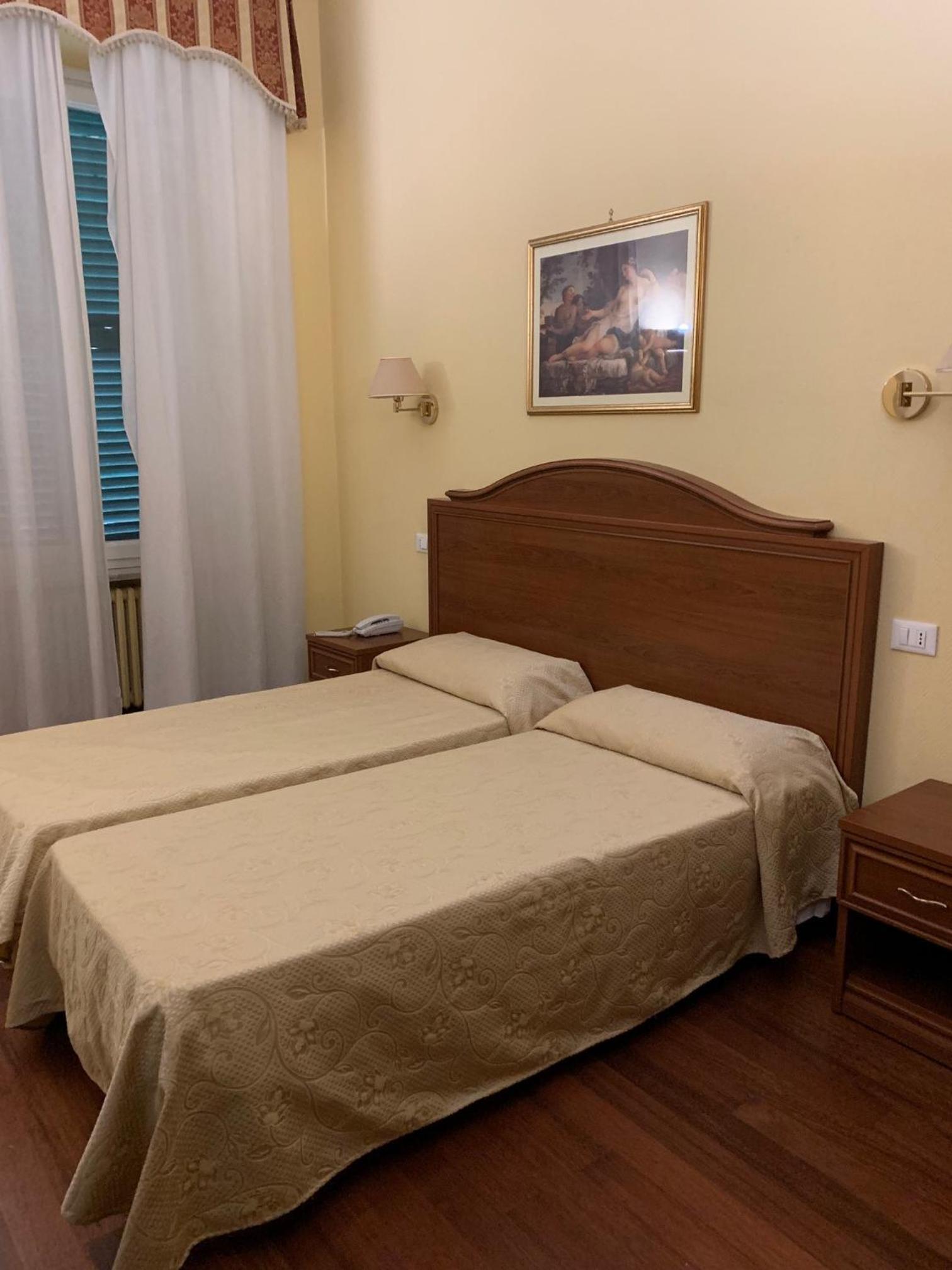 Double or Twin Room - Photo 3