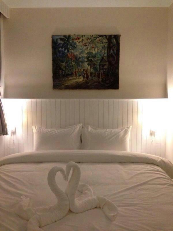 Studio King bed photo 3