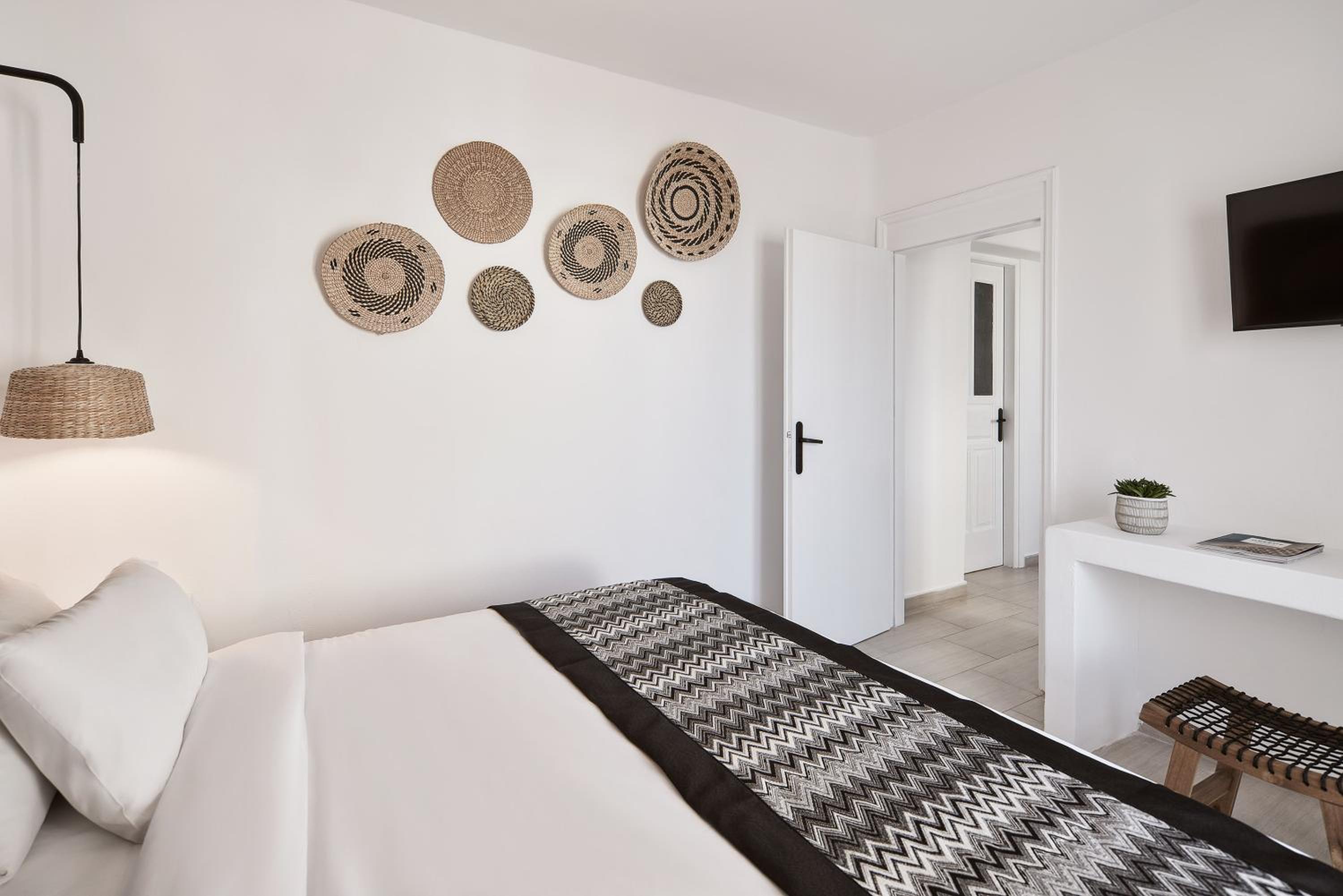 Friends & Family Suite with Surrounding View photo 1