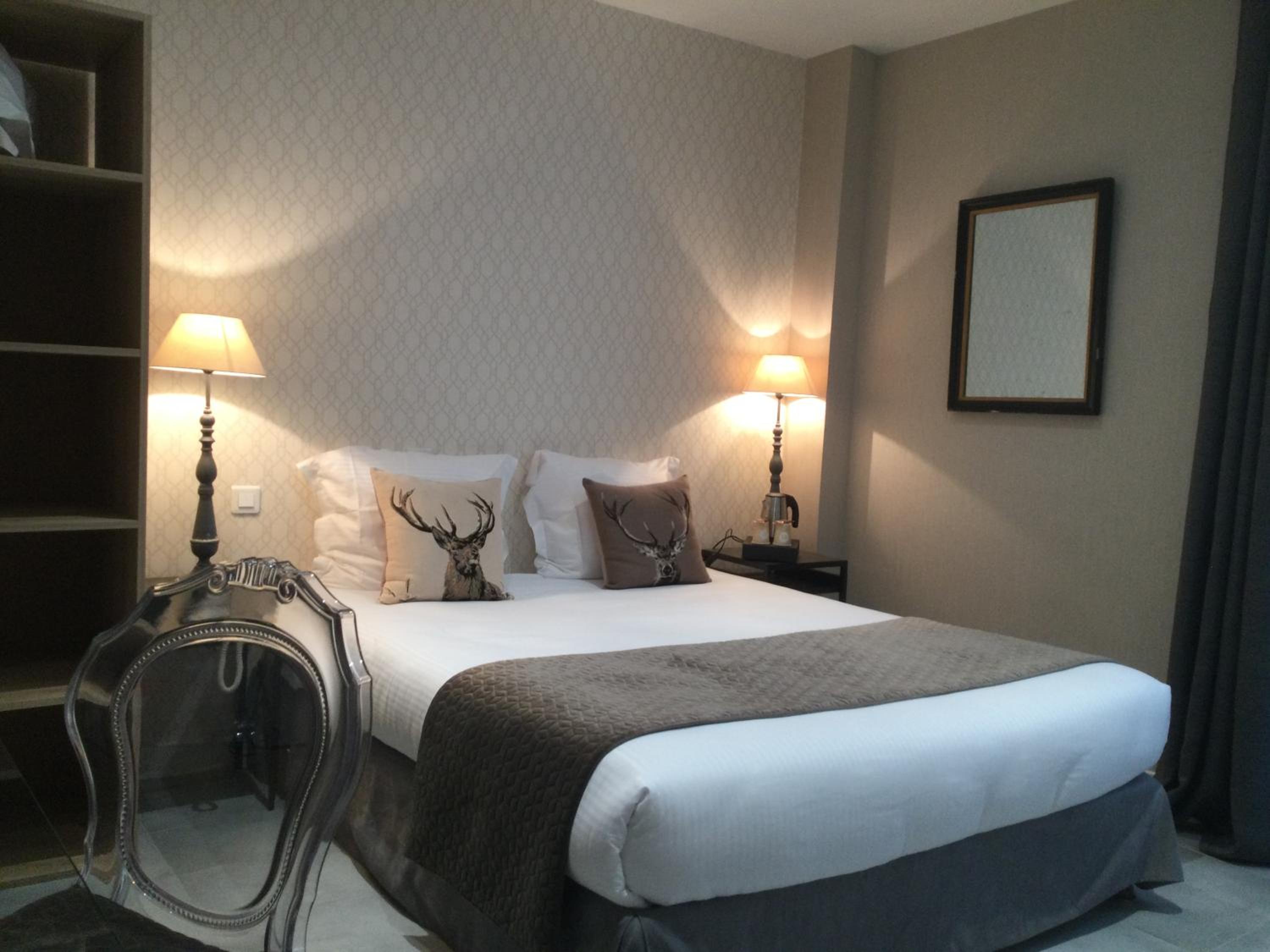 Large Double Room - Photo 7