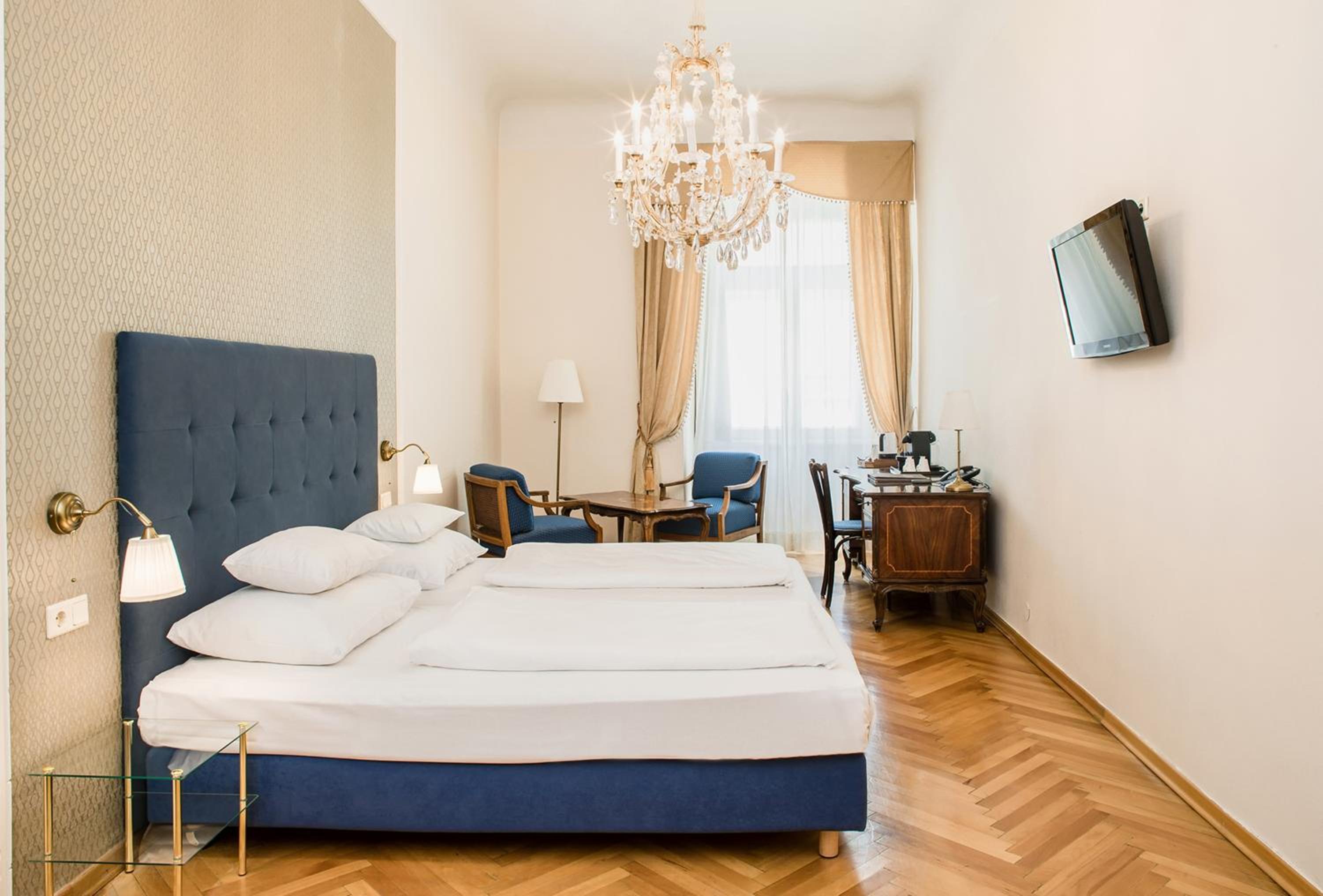 Superior Double Room - Photo 8