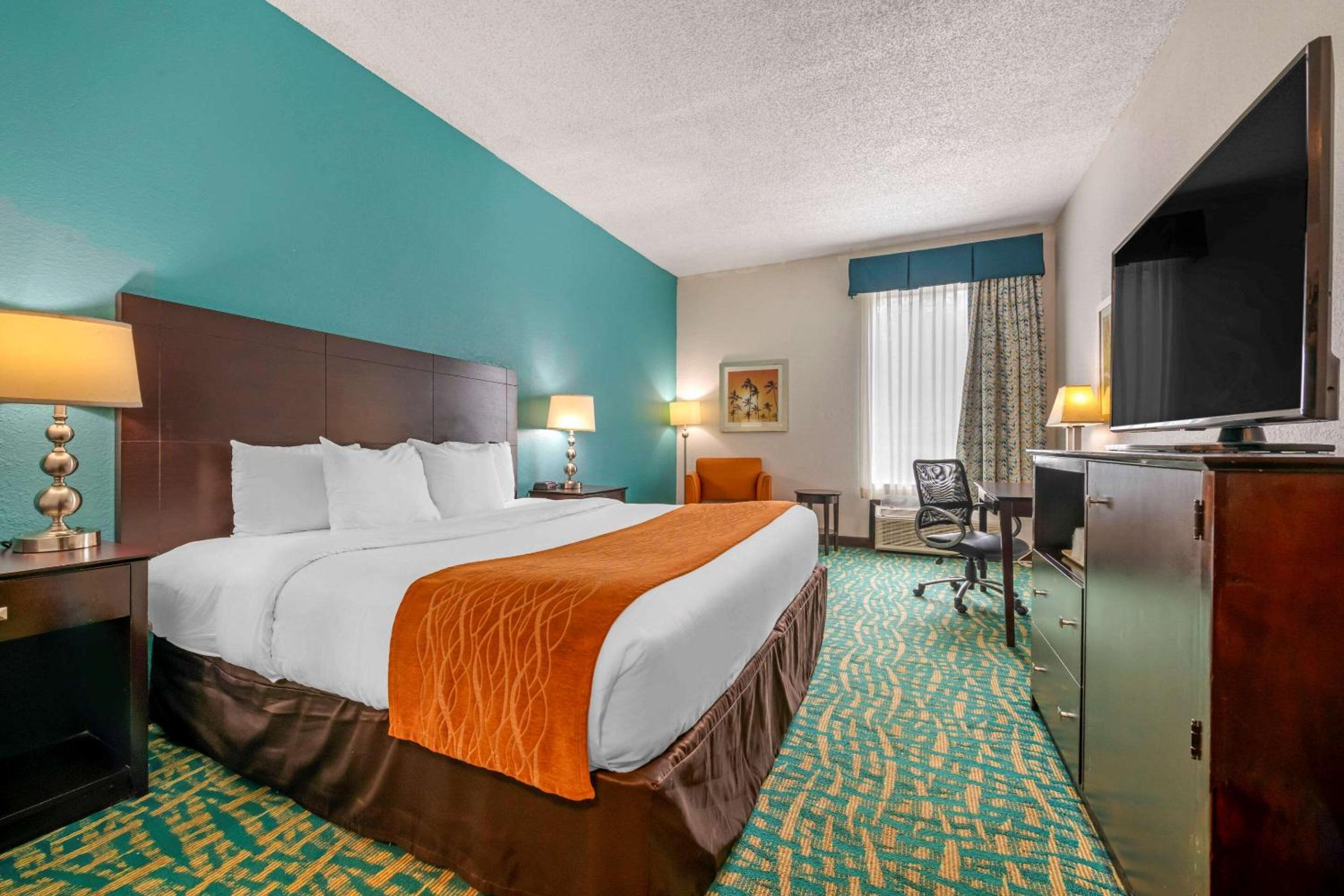 King Room - Non-Smoking - Photo 1