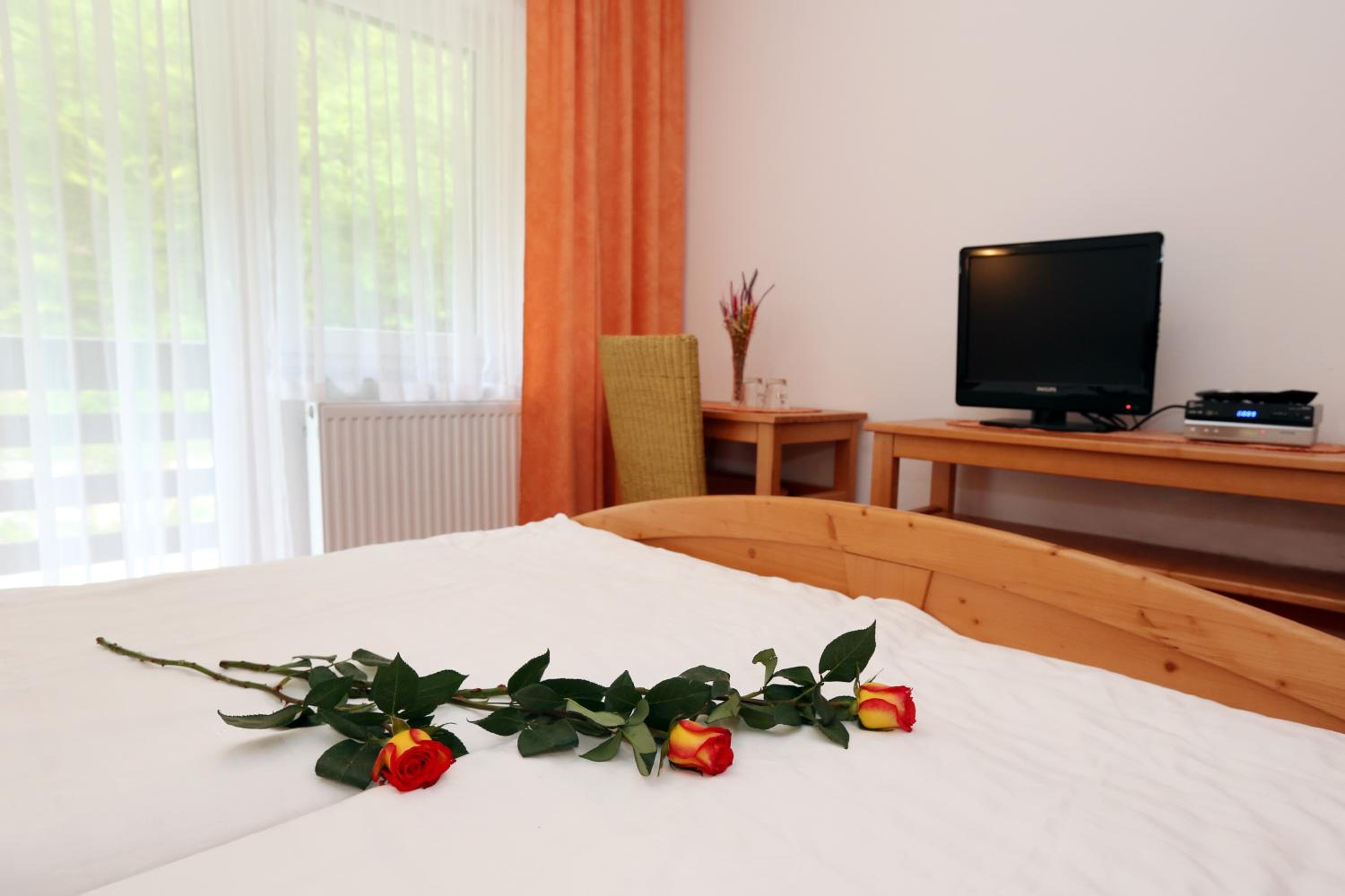 Comfort Double Room with Balcony - Photo 2