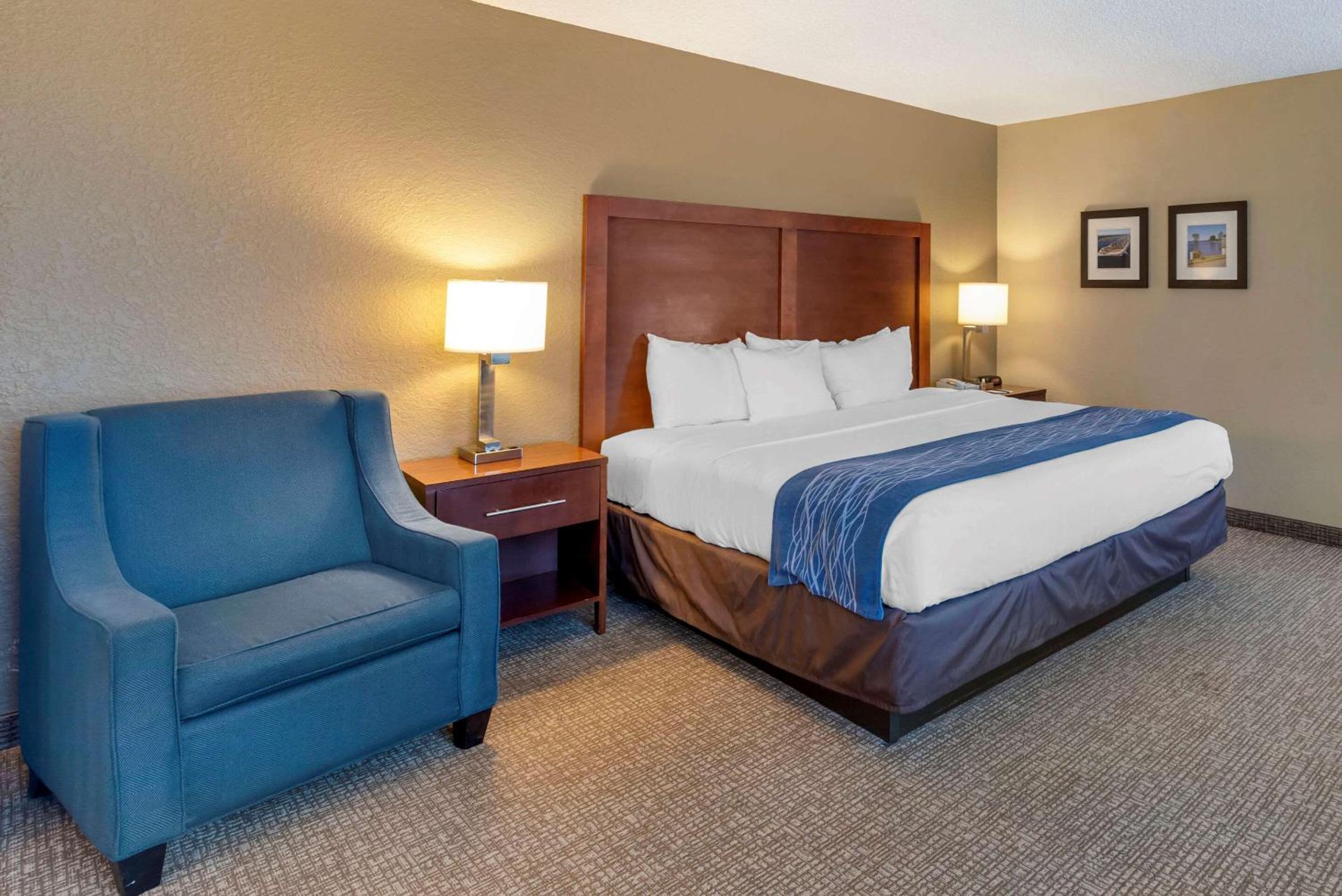 Standard King Room - Photo 1