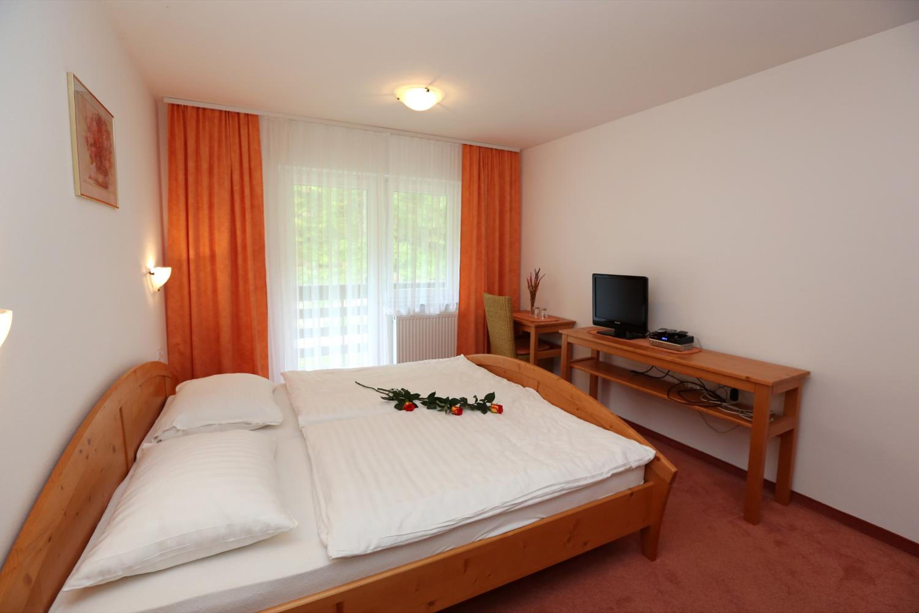 Comfort Double Room with Balcony - Photo 1