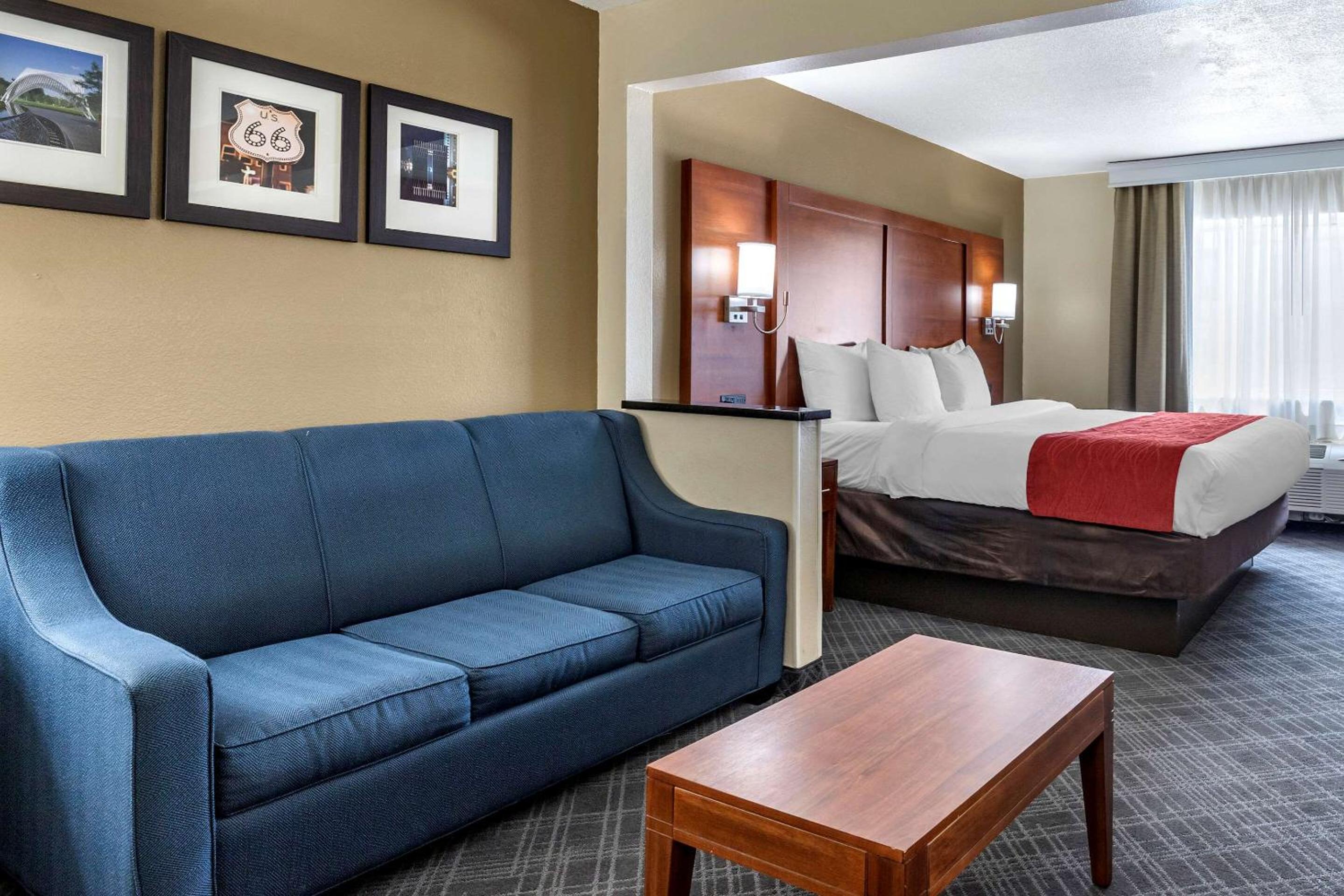 King Room - Non-Smoking - Photo 1