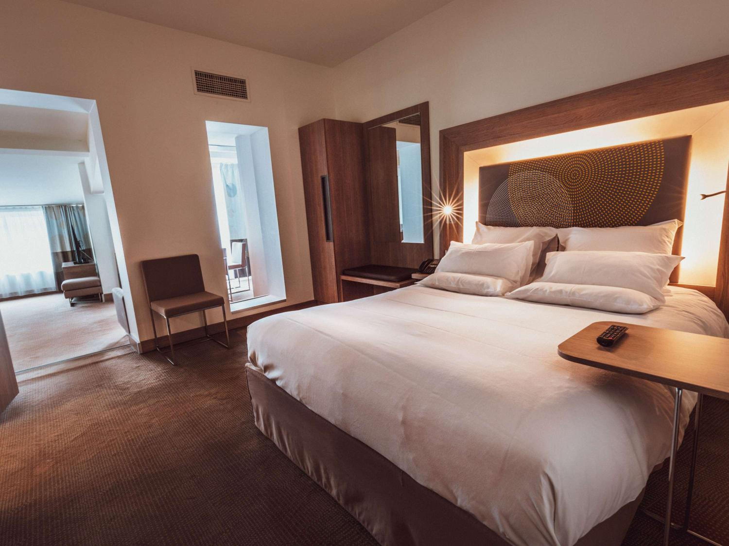 Superior King Suite with Sofa photo 1