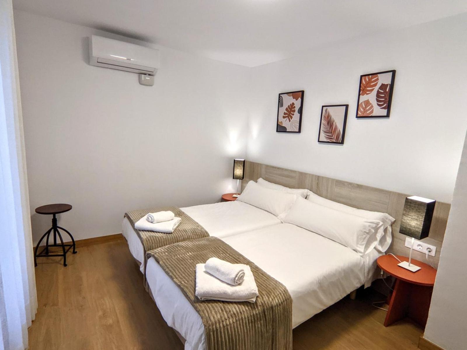 Two-Bedroom Deluxe Apartment with Balcony - Photo 12