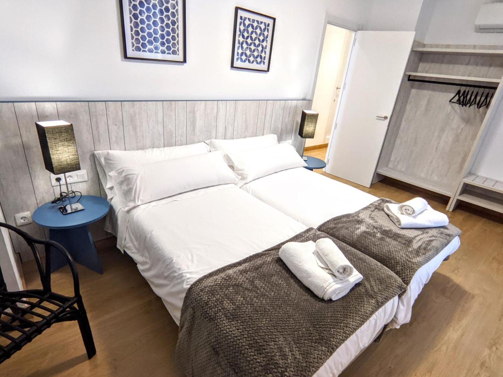 Two-Bedroom Deluxe Apartment with Balcony - Photo 14