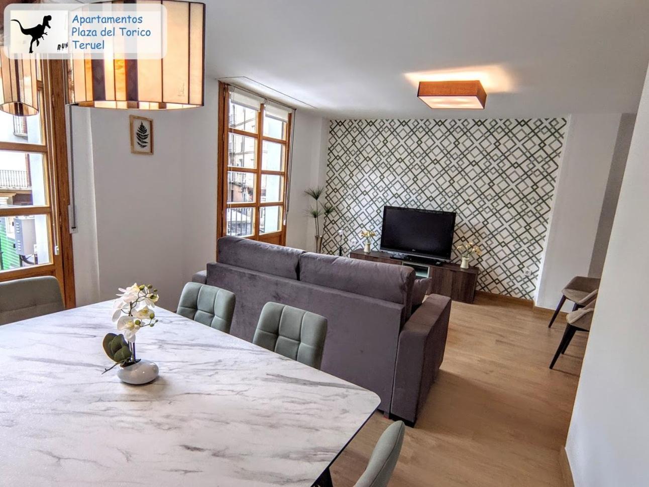 Two-Bedroom Deluxe Apartment with Balcony - Photo 9