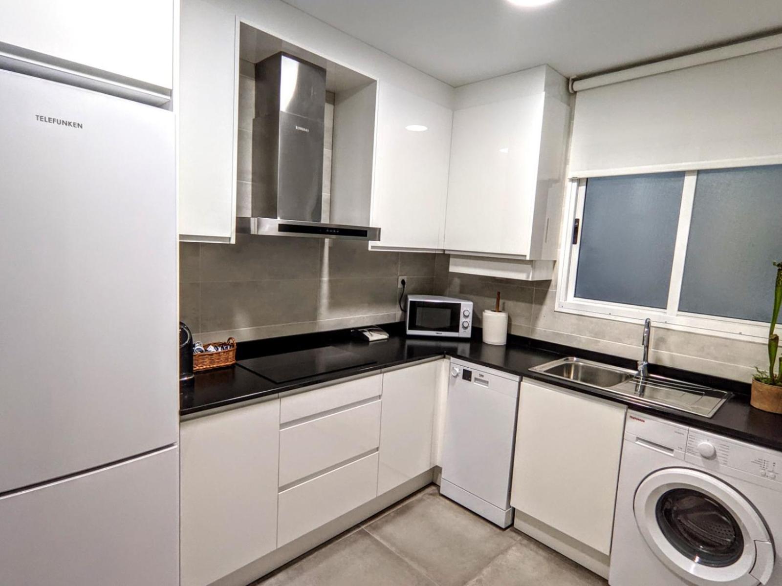 Two-Bedroom Deluxe Apartment with Balcony - Photo 16