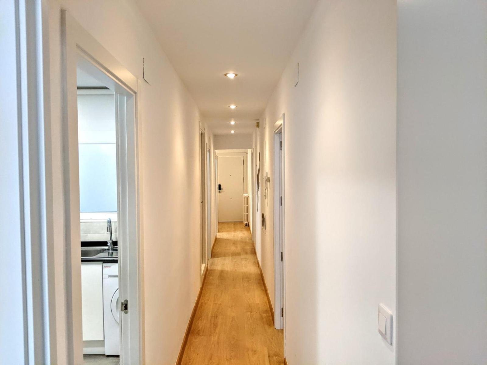 Two-Bedroom Deluxe Apartment with Balcony - Photo 2