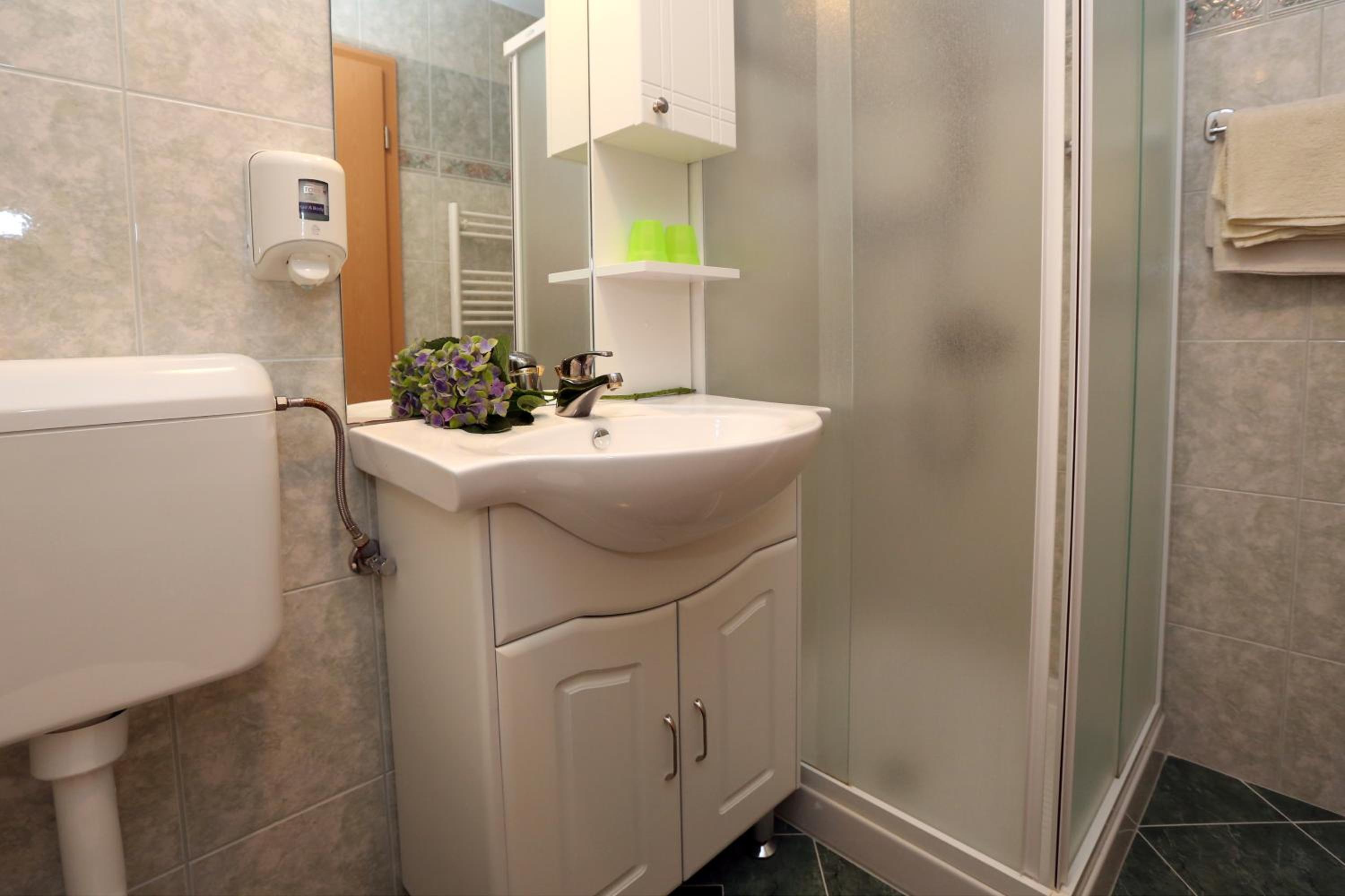 Comfort Double Room with Balcony - Photo 7