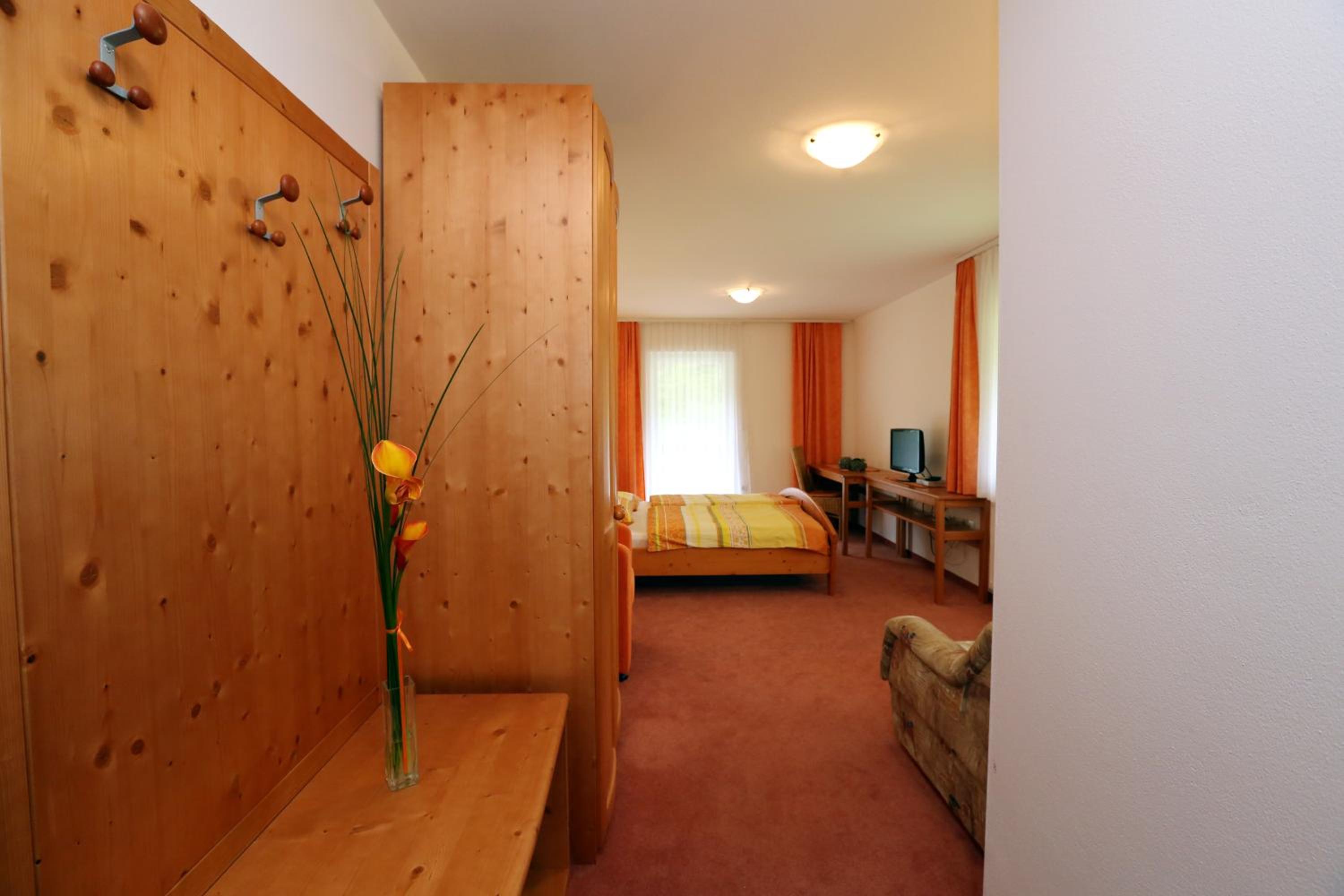 Comfort Double Room with Balcony - Photo 12