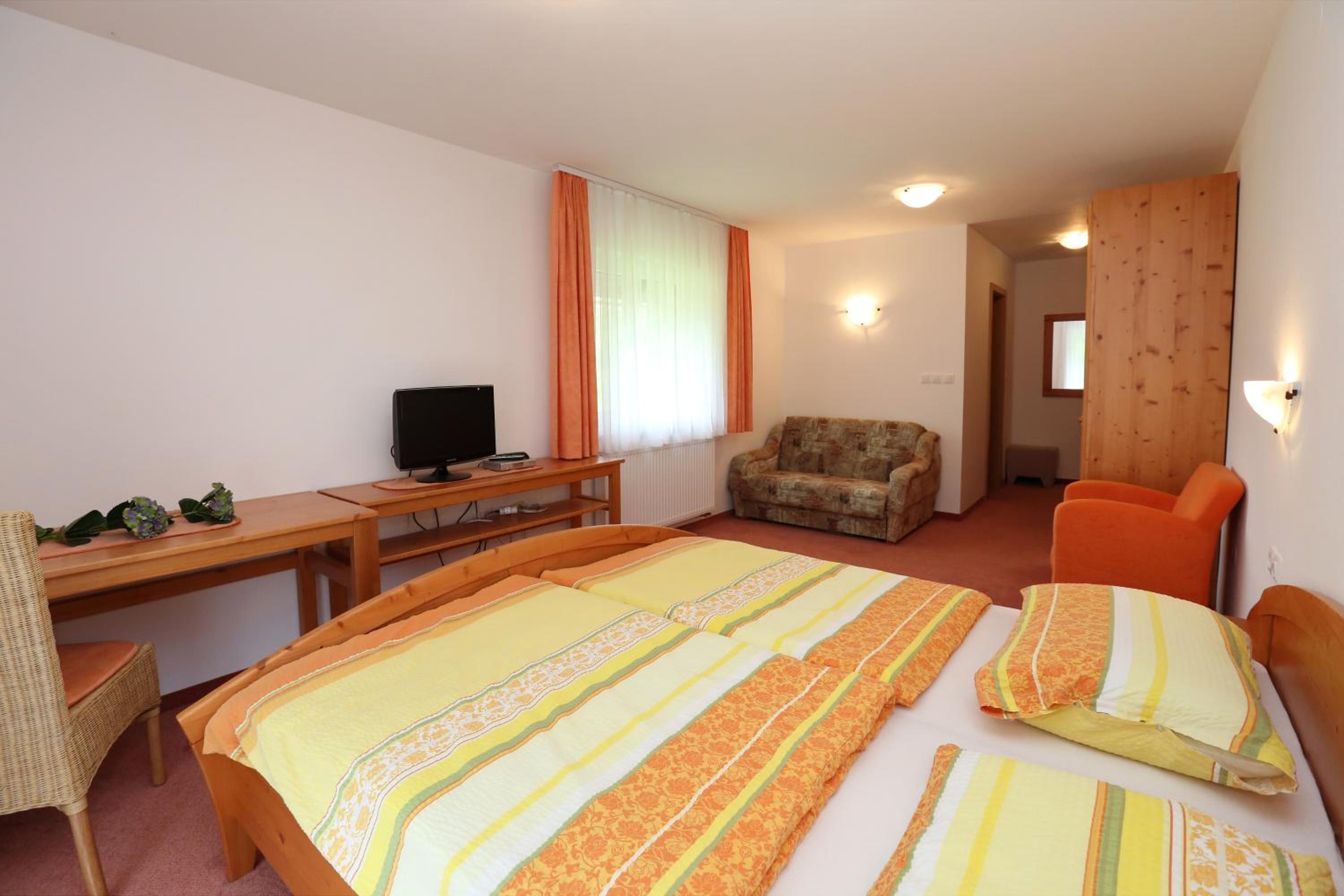Comfort Double Room with Balcony - Photo 6