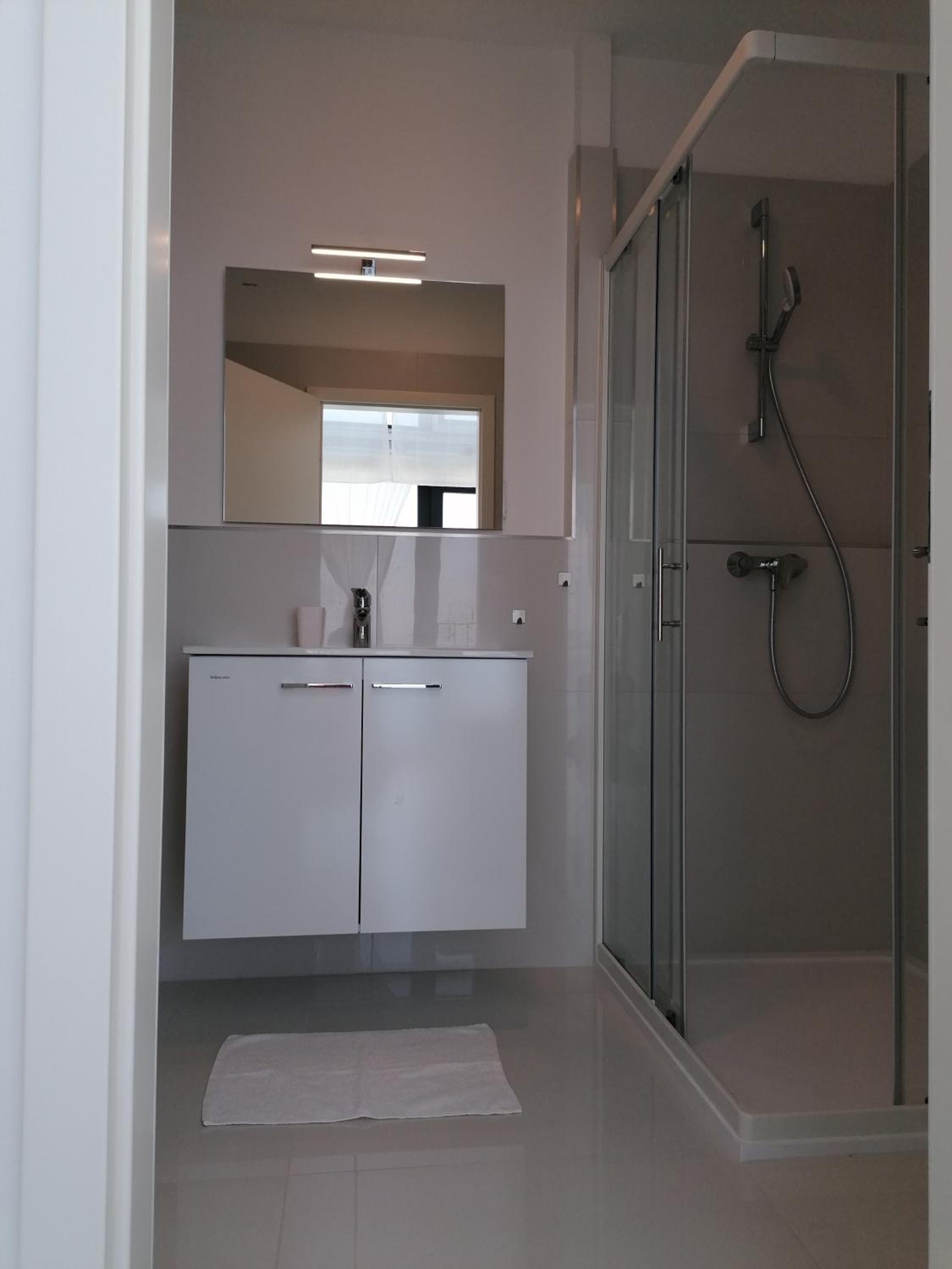 Apartment with Sauna and Sea View - Photo 12
