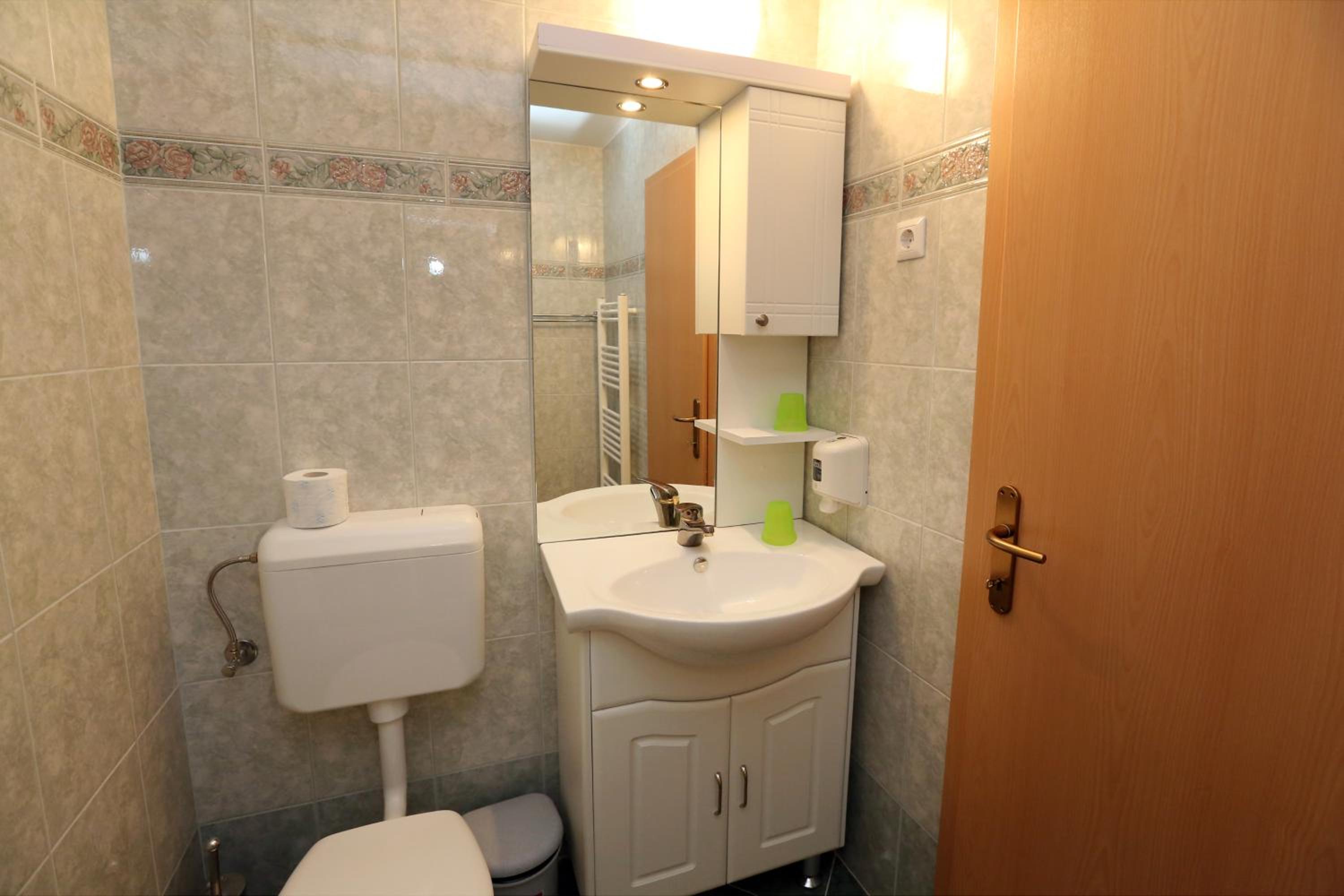 Comfort Double Room with Balcony - Photo 8