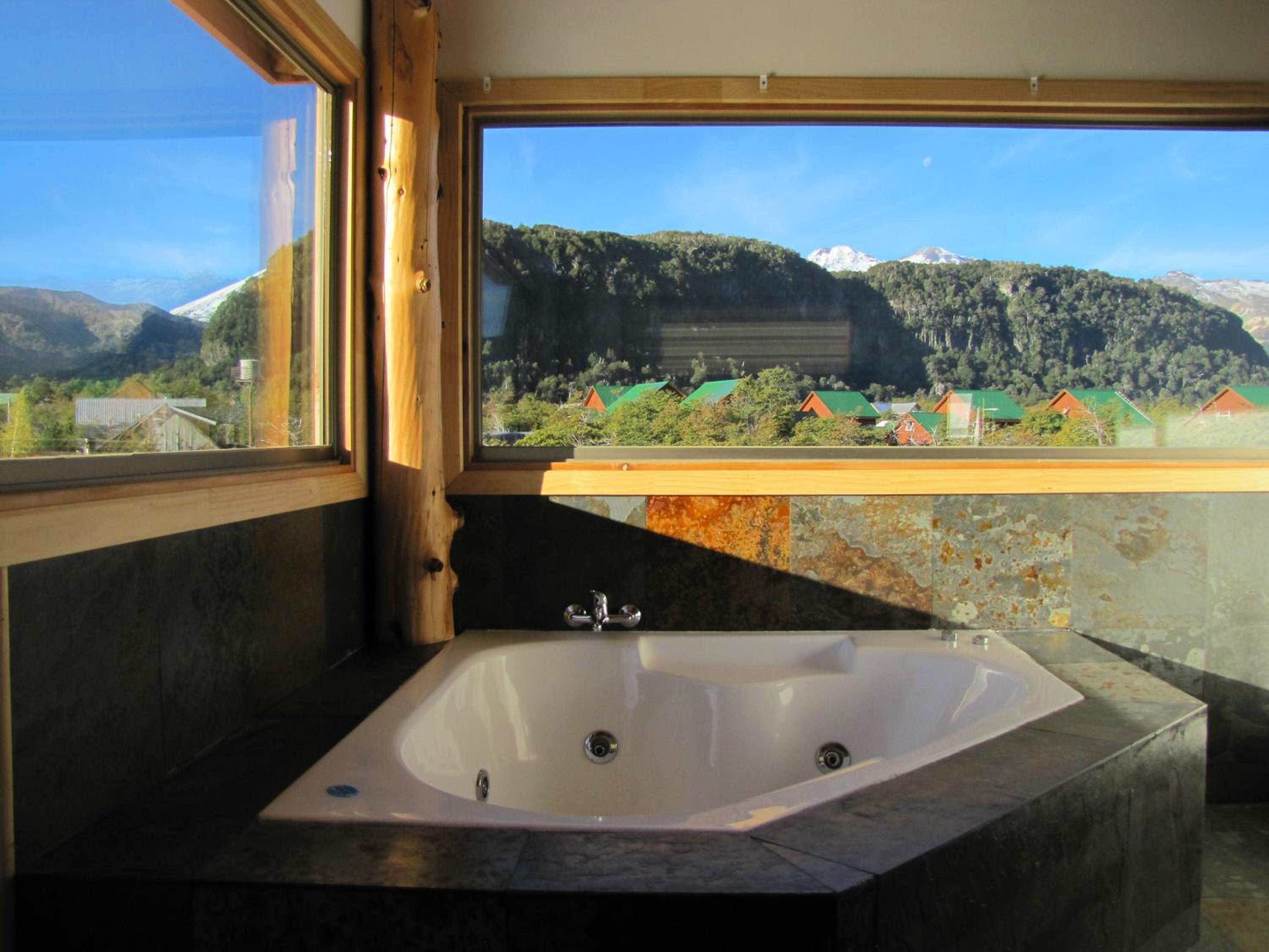 Double Room with Private Bathroom and Jacuzzi photo 3